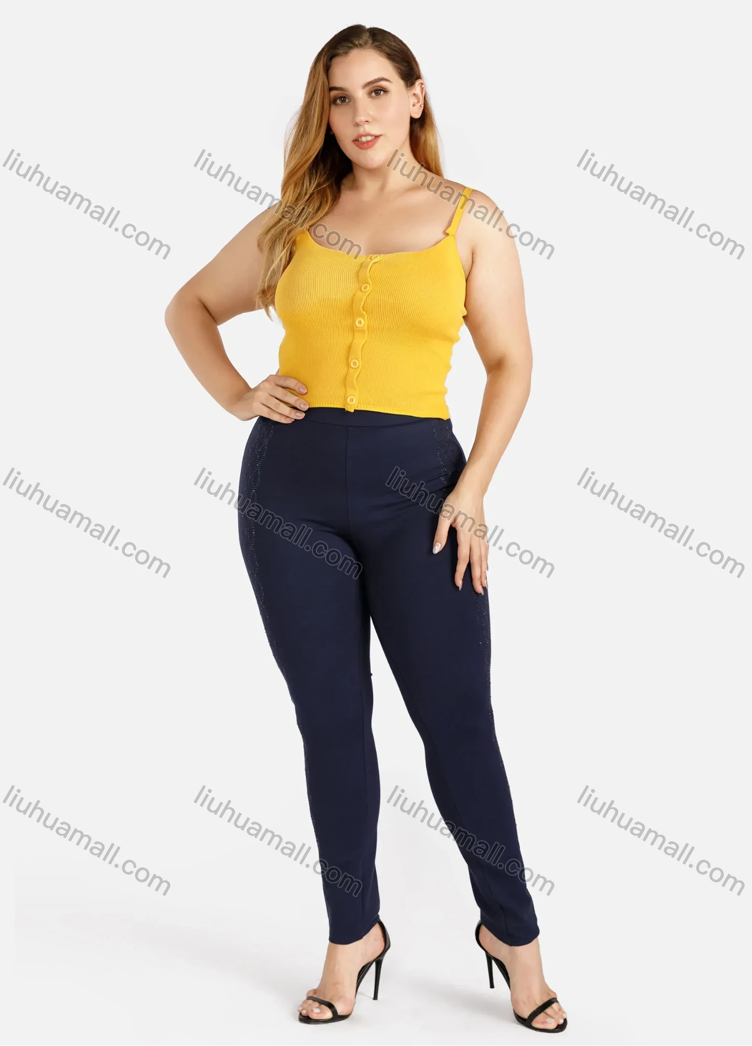 Wholesale Women's Plus Size Spaghetti Strap Plain Button Decor Ruched Crop Camisole Top - Liuhuamall