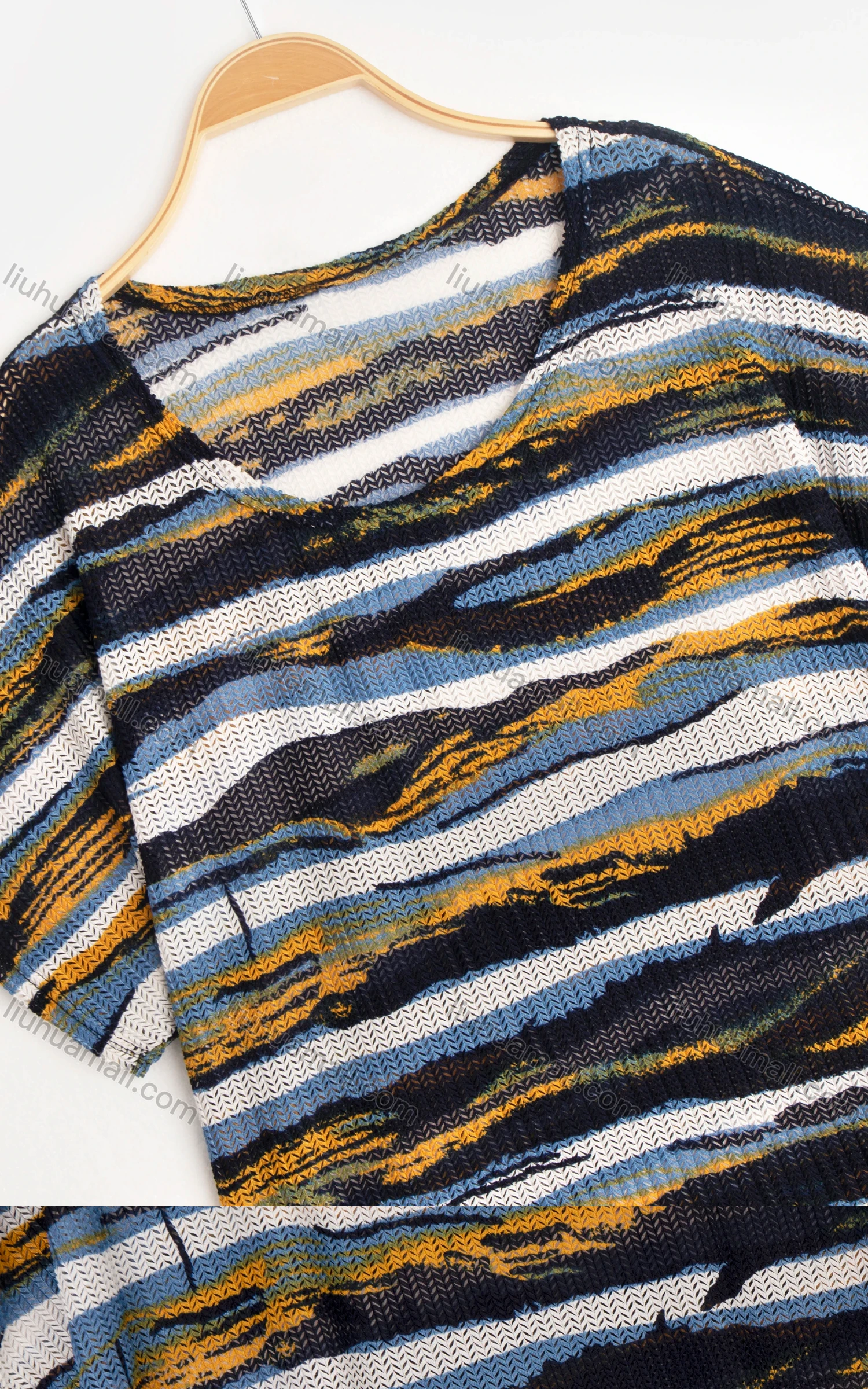 Wholesale Women's Striped Landscape Pattern Round Neck Short Sleeve Knit Top - Liuhuamall