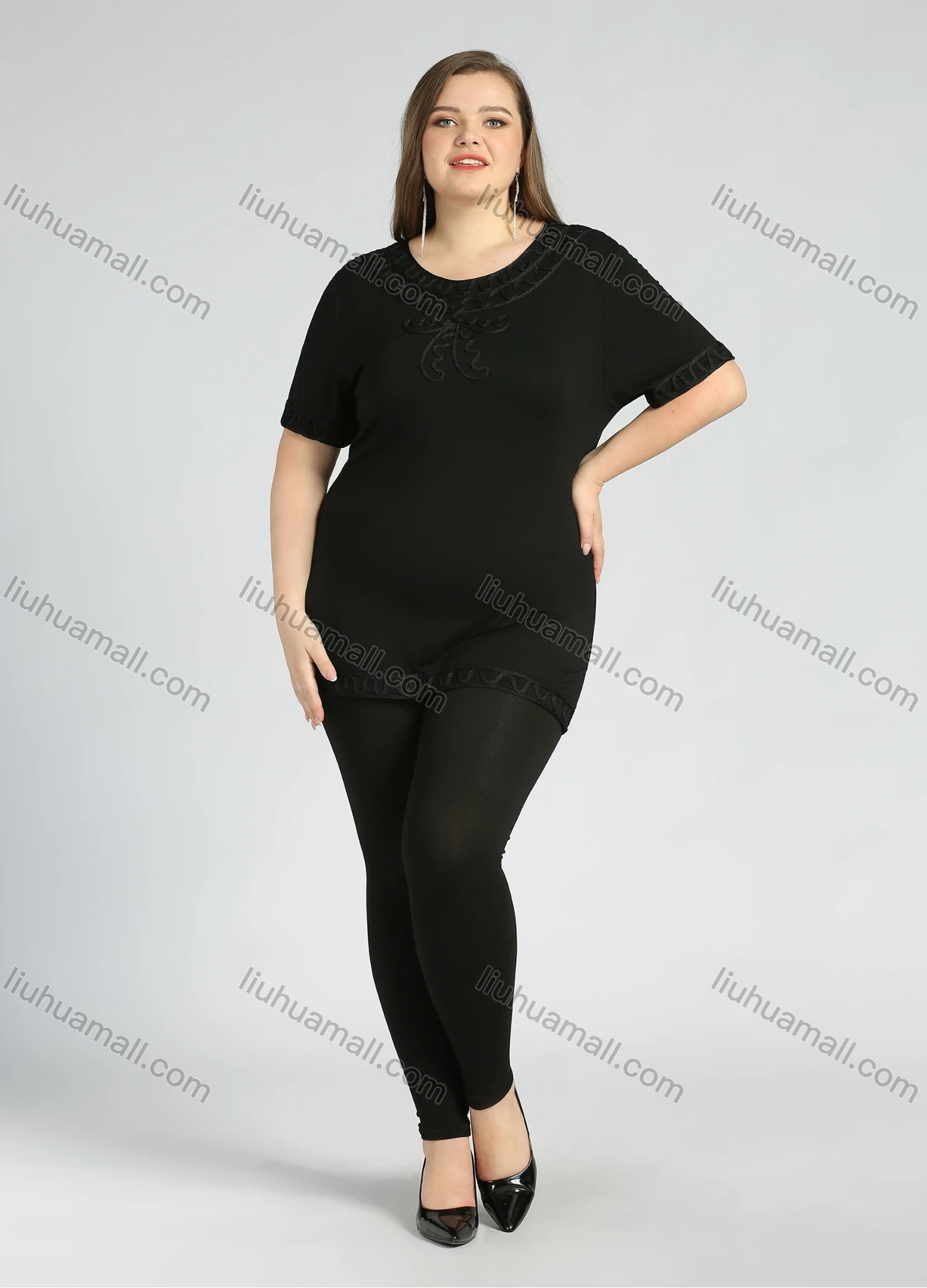 Wholesale Women's Plus Size Round Neck Short Sleeve Embroidery Casual Top - Liuhuamall