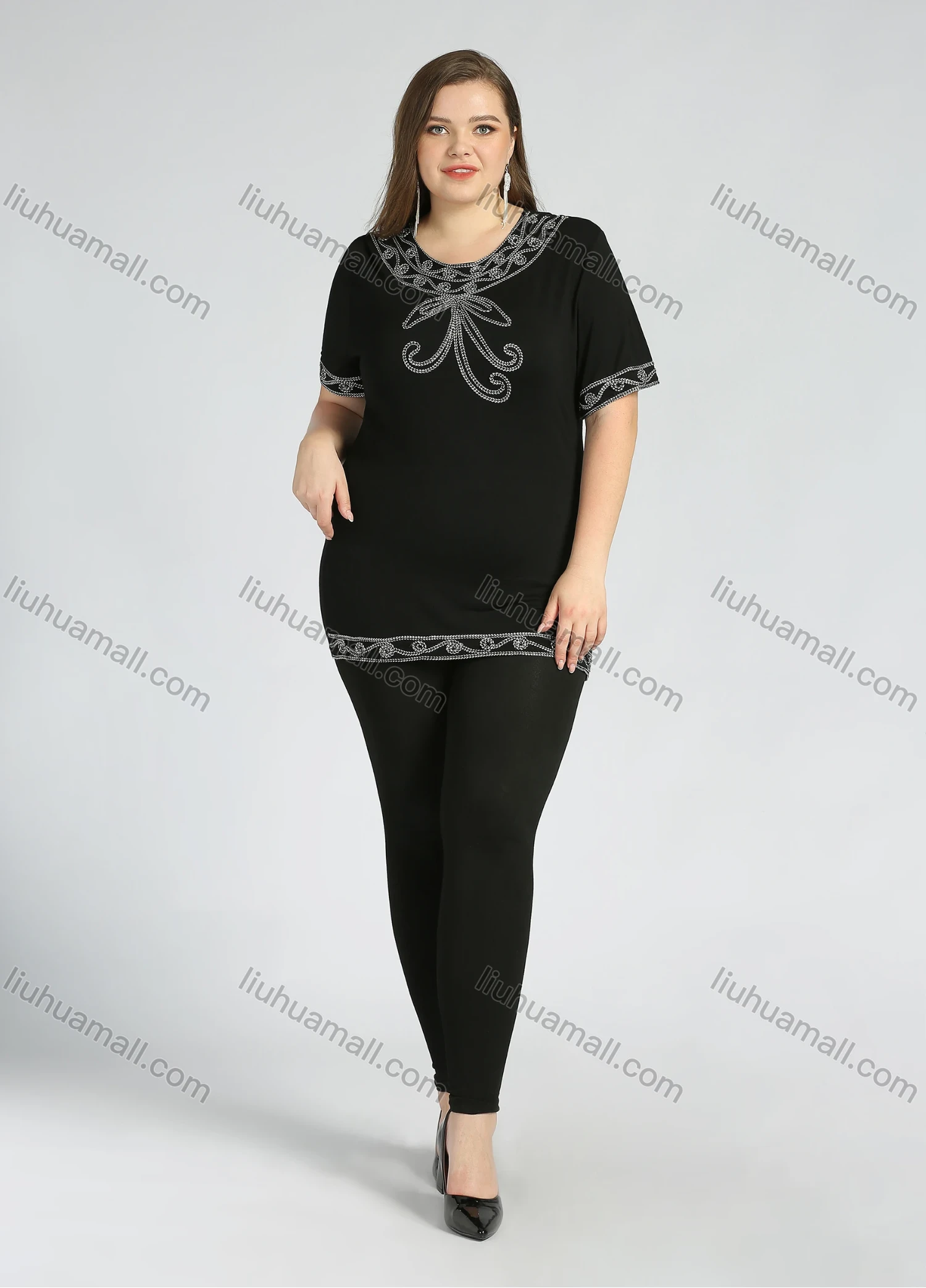 Wholesale Women's Plus Size Round Neck Short Sleeve Embroidery Casual Top - Liuhuamall