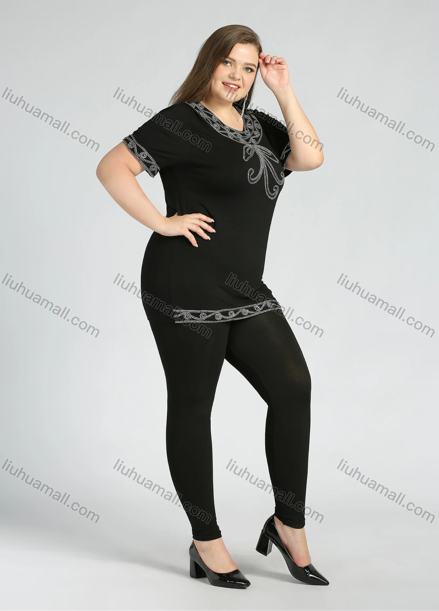 Wholesale Women's Plus Size Round Neck Short Sleeve Embroidery Casual Top - Liuhuamall