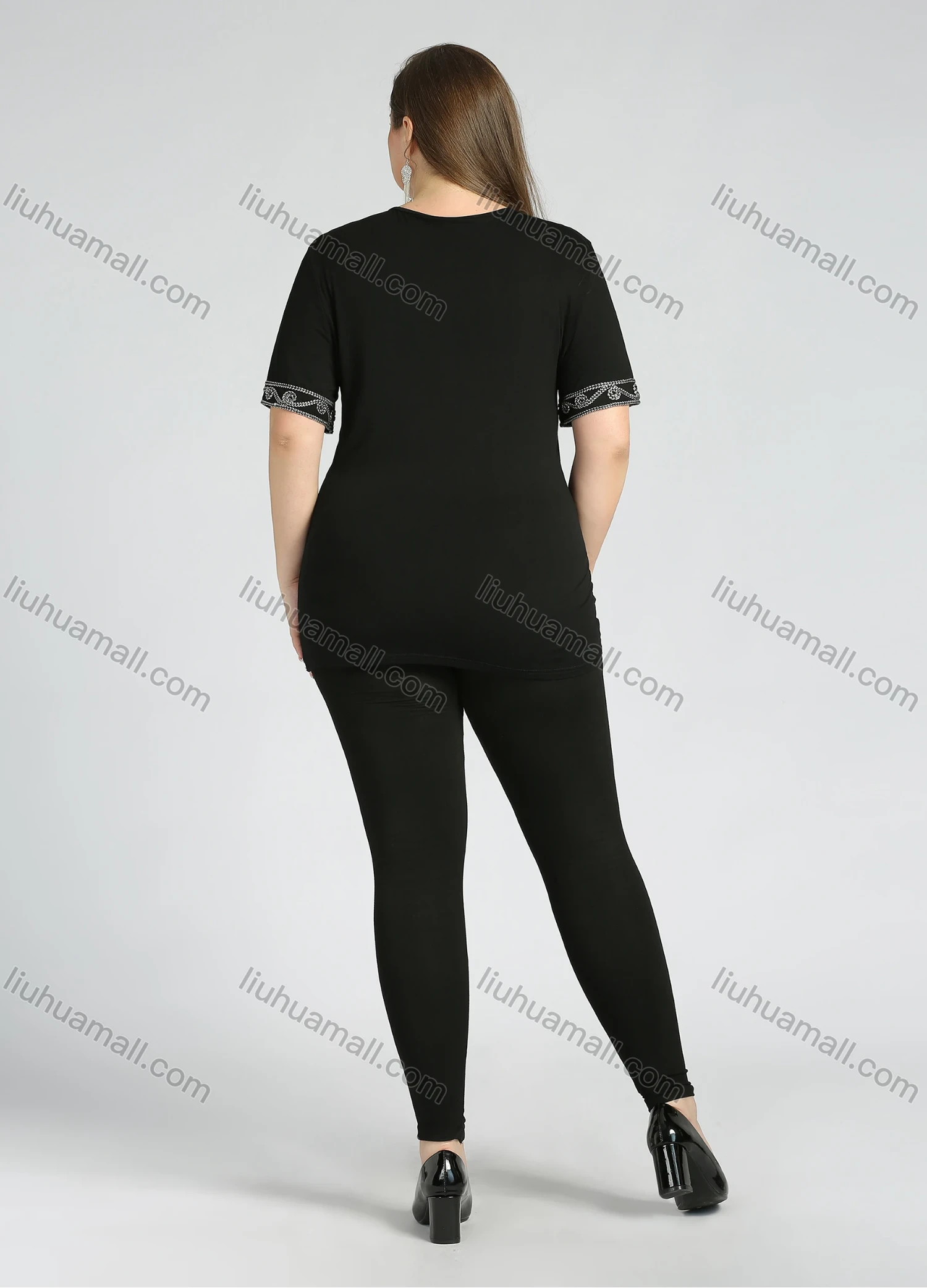 Wholesale Women's Plus Size Round Neck Short Sleeve Embroidery Casual Top - Liuhuamall