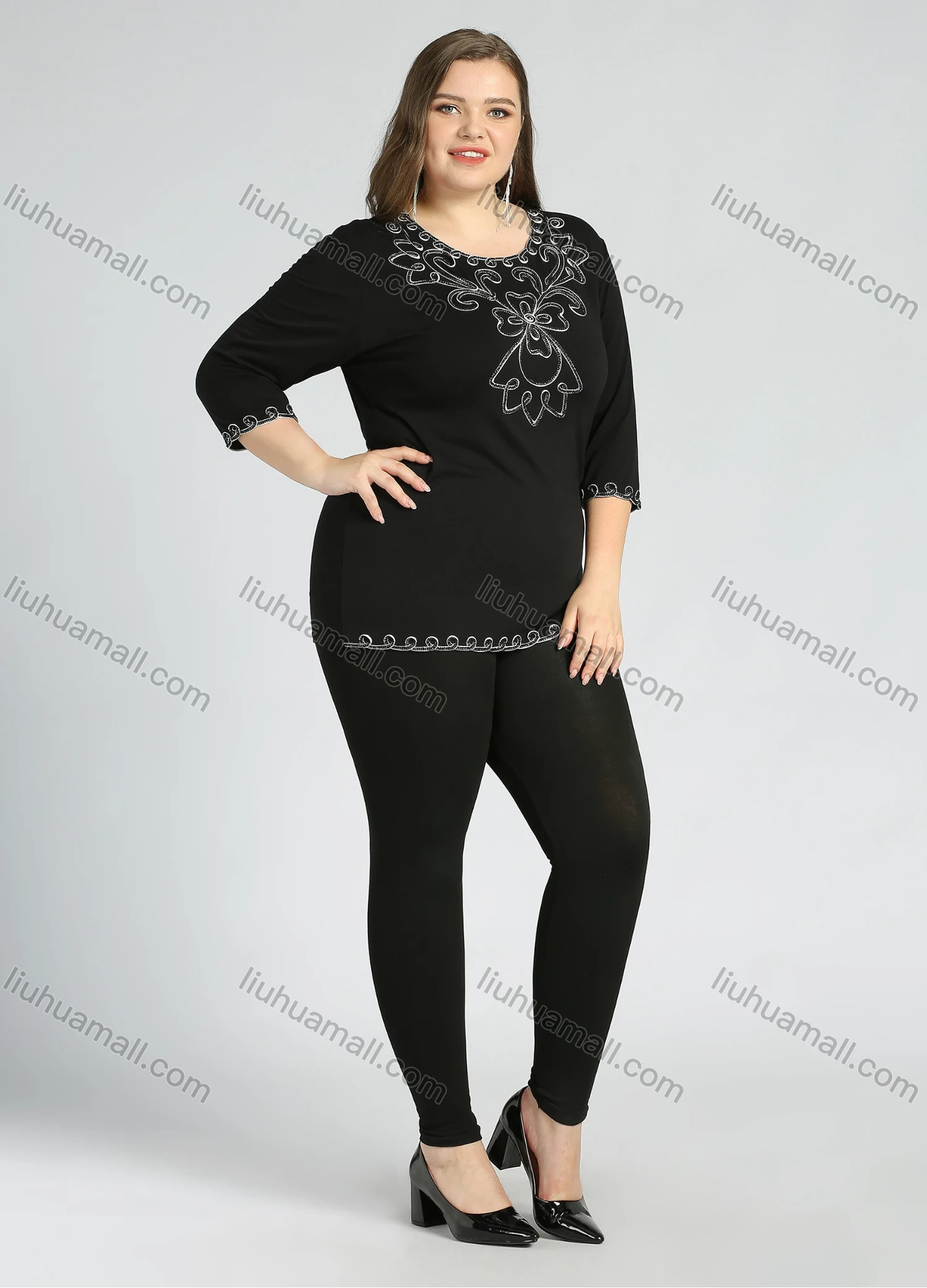 Wholesale Women's Plus Size Round Neck Short Sleeve Embroidery Casual Top - Liuhuamall