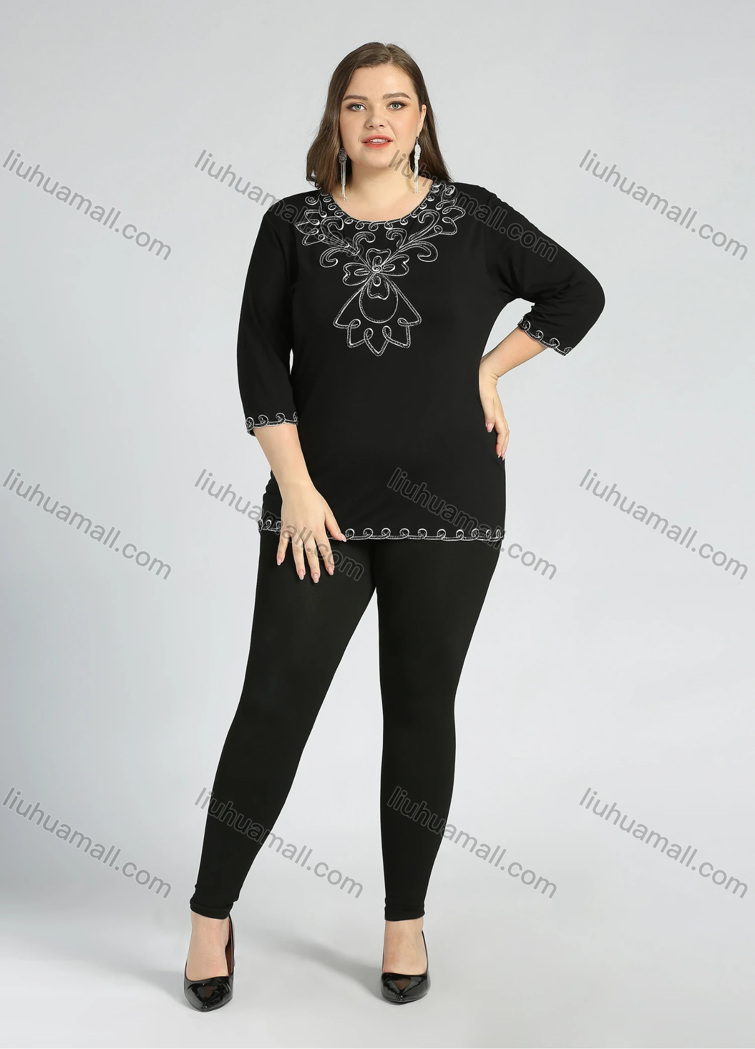 Wholesale Women's Plus Size Round Neck Short Sleeve Embroidery Casual Top - Liuhuamall