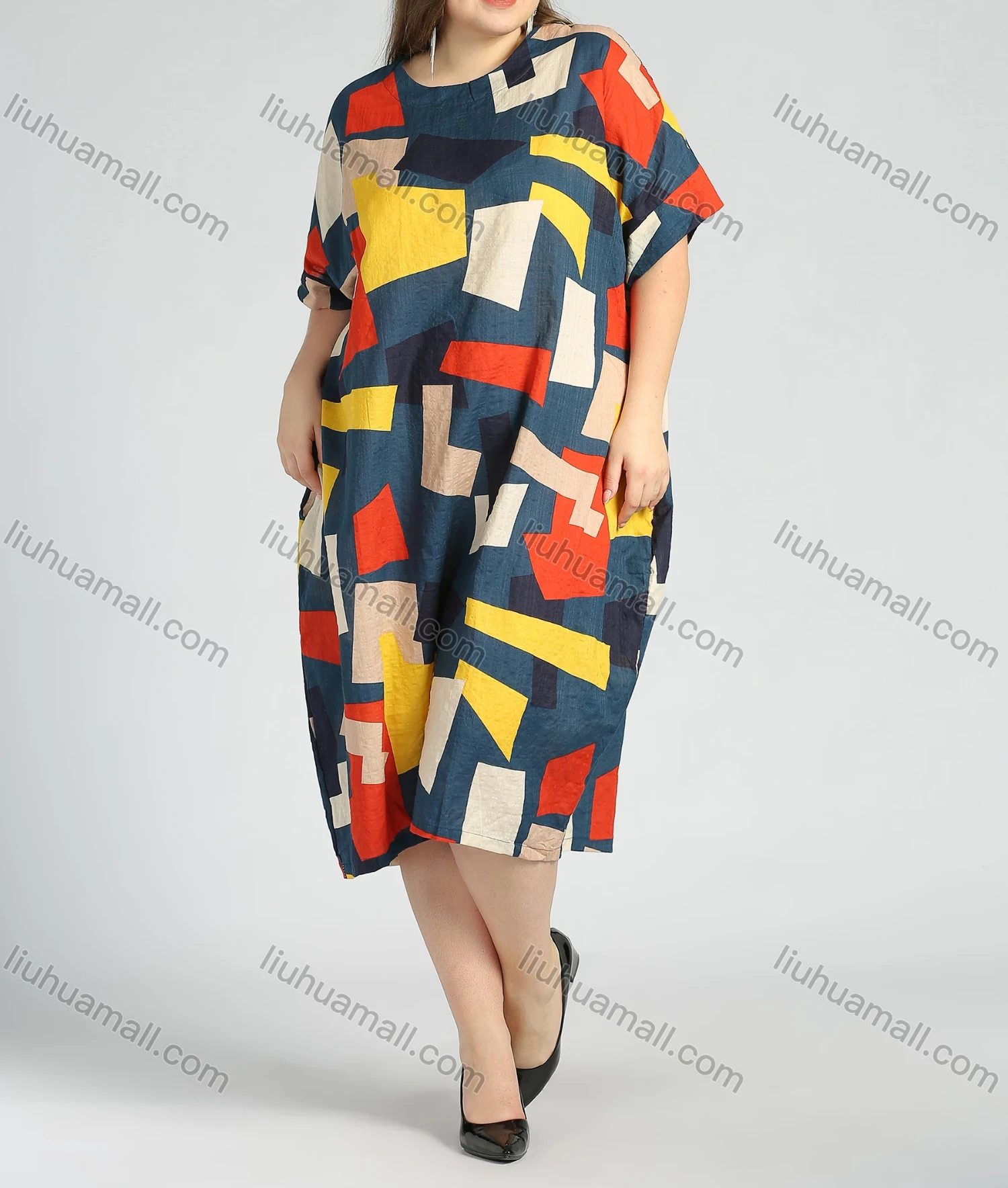 Wholesale Women's Round Neck Short Sleeve Allover Geo Print Plus Midi Dress - Liuhuamall