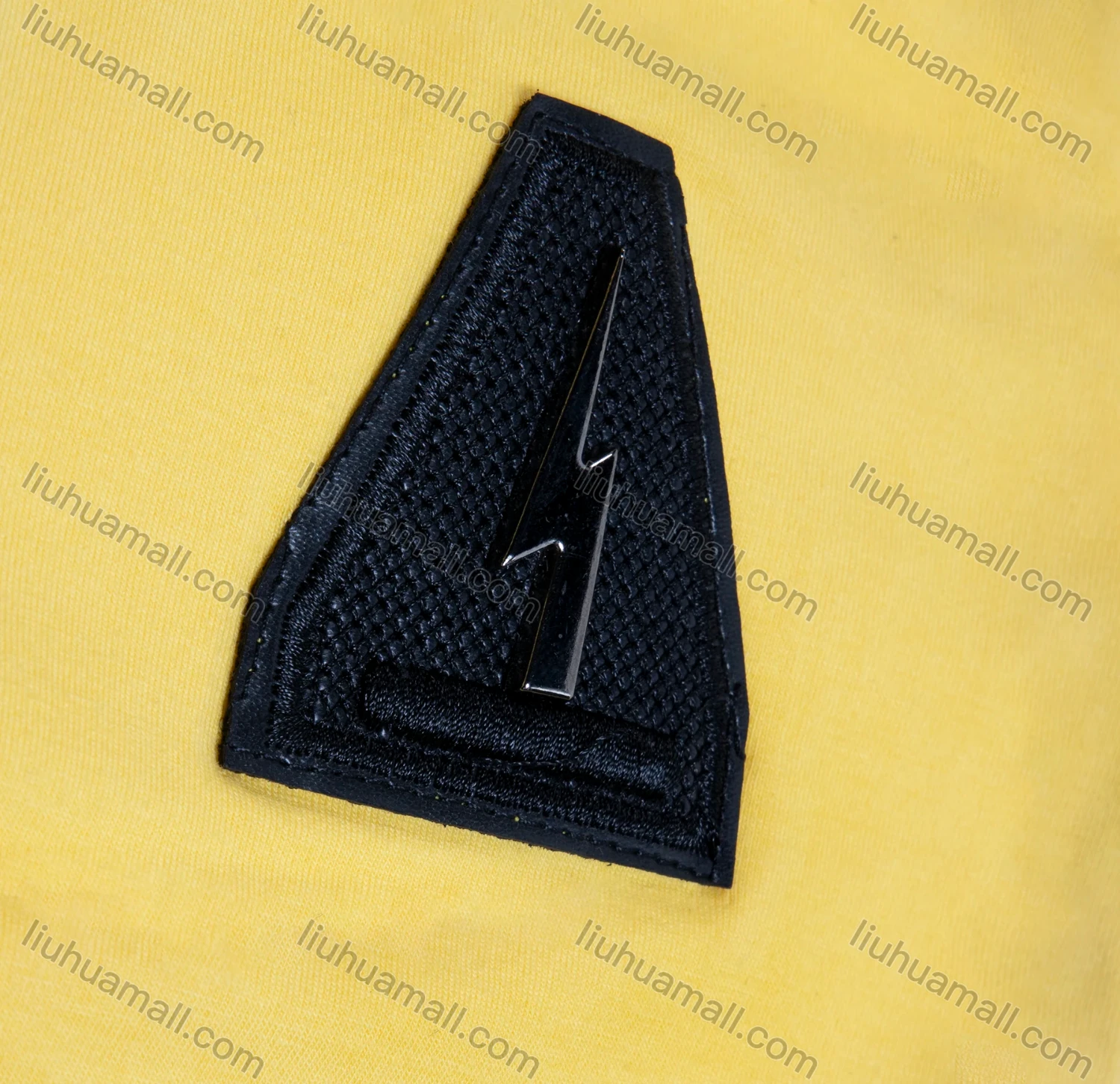 Wholesale Boys Casual Plain Striped Trim Zigzag Metal Embroidery Quarter Zip Polo Shirt - Liuhuamall