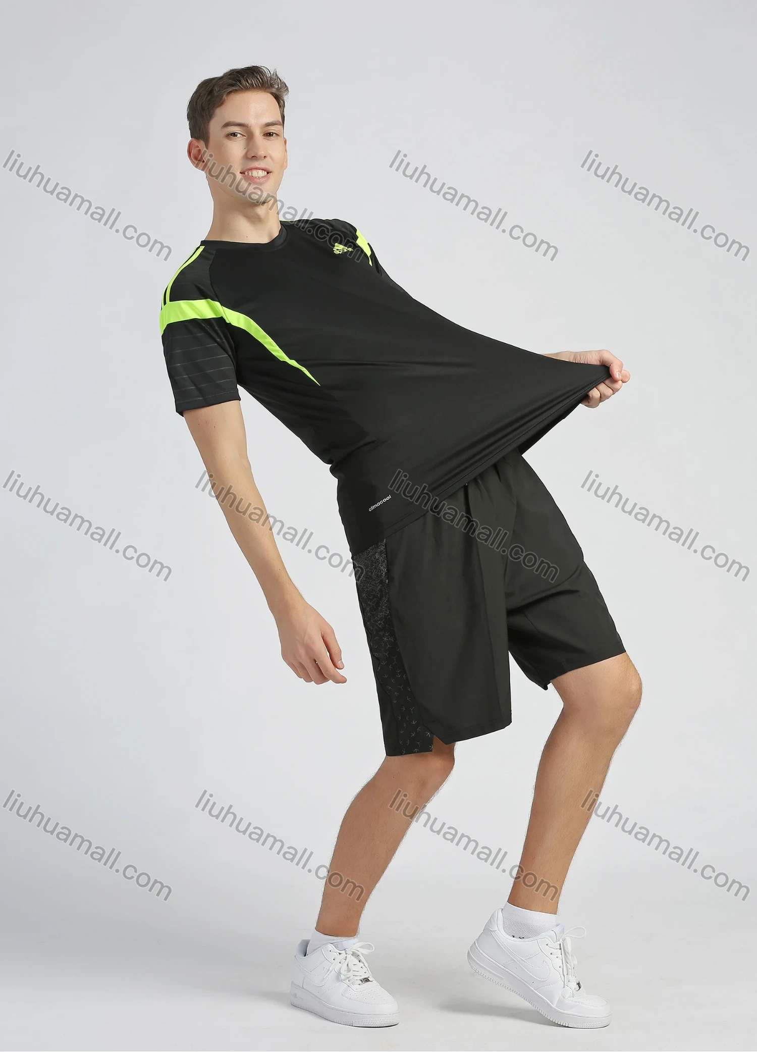 Wholesale Men's Sporty Contrast Color Striped Trim Round Neck Short Sleeve Workout T-shirt - Liuhuamall