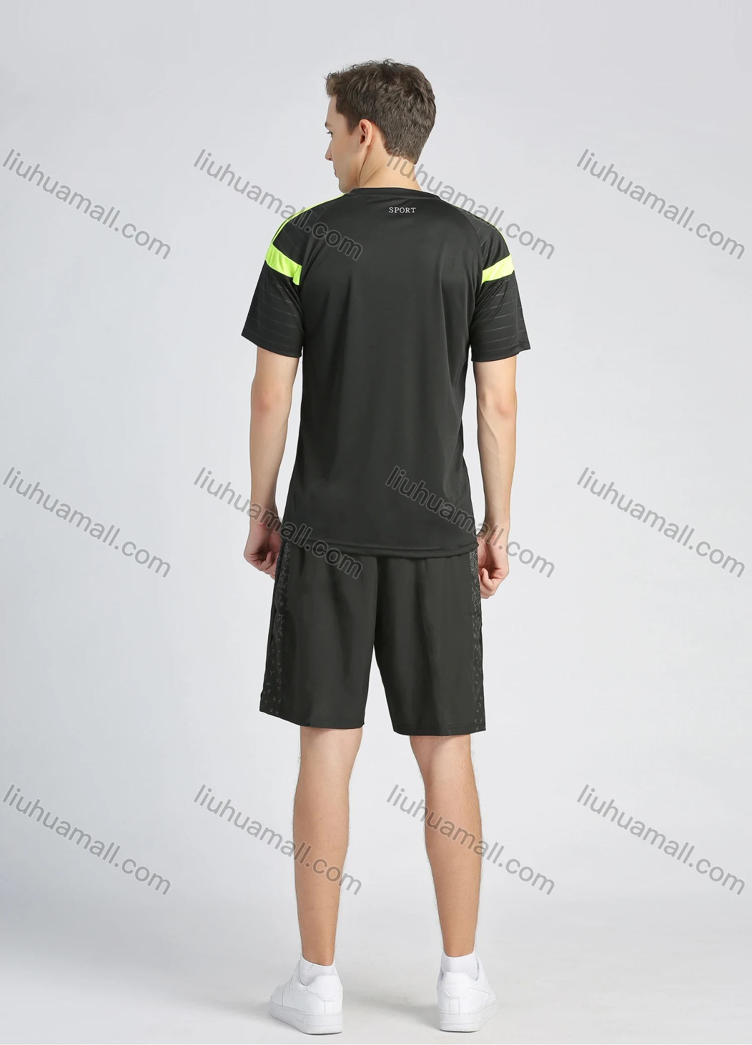 Wholesale Men's Sporty Contrast Color Striped Trim Round Neck Short Sleeve Workout T-shirt - Liuhuamall