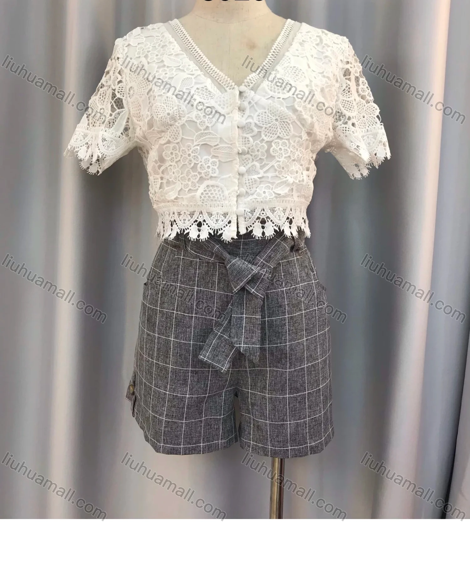 Wholesale Women's Lace Appliques Button Front Blouse & Grid Print Shorts Set - Liuhuamall