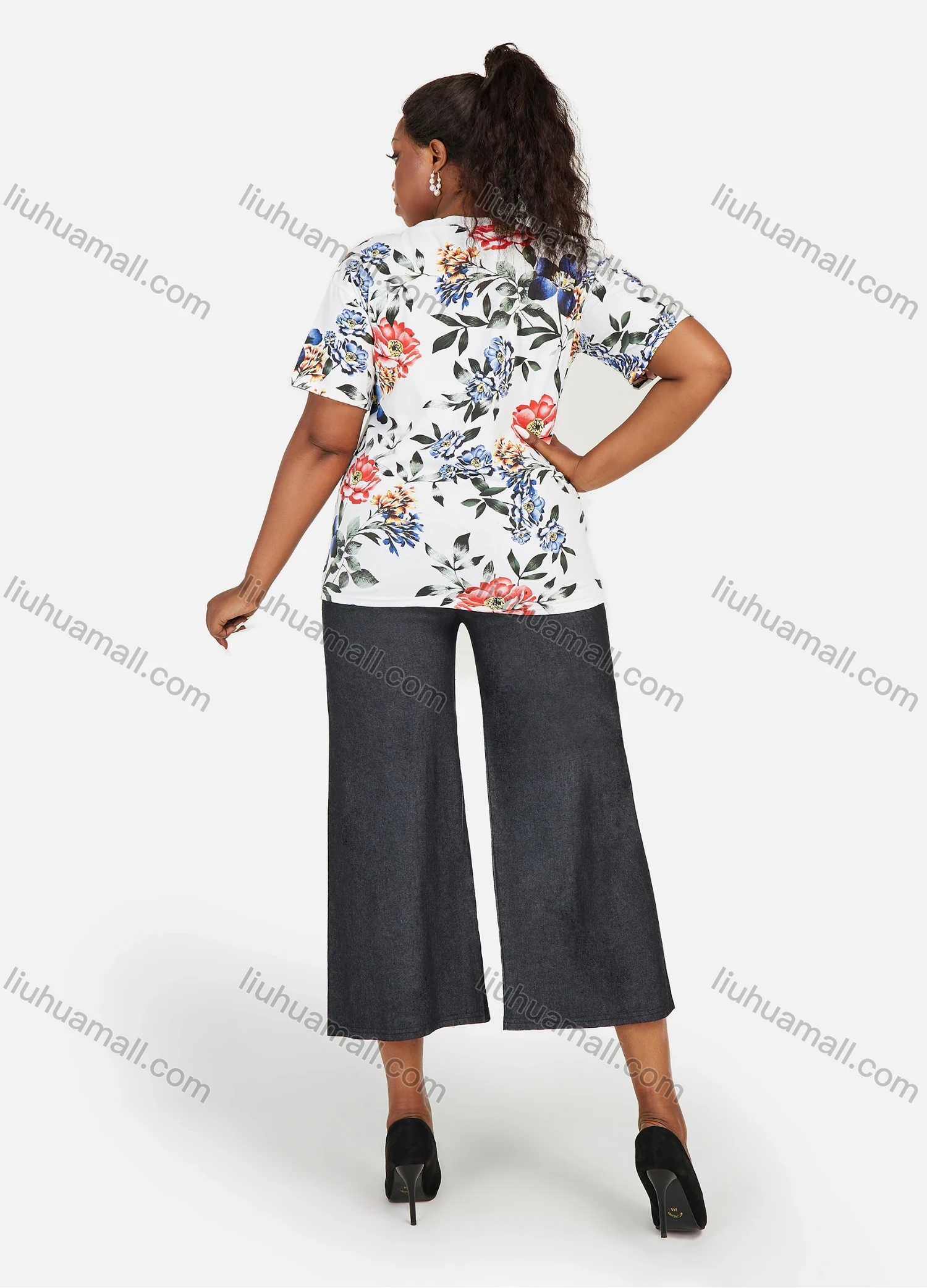 Wholesale Women's Floral Print Round Neck Short Sleeve Casual T-Shirt - Liuhuamall