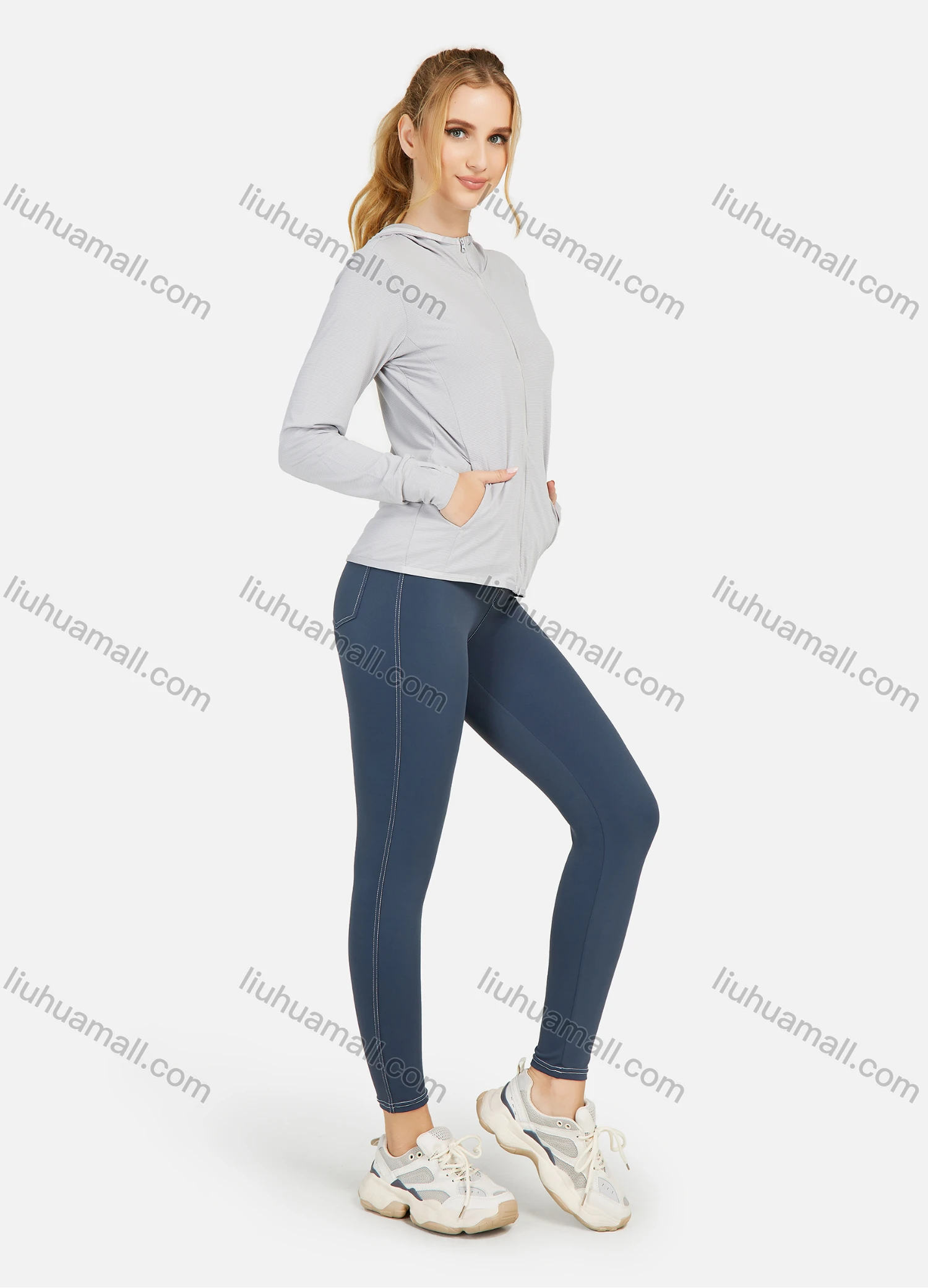 Wholesale Women's Hooded Plain Pockets Workout Sunscreen Lightweight Zip Up Jacket - Liuhuamall