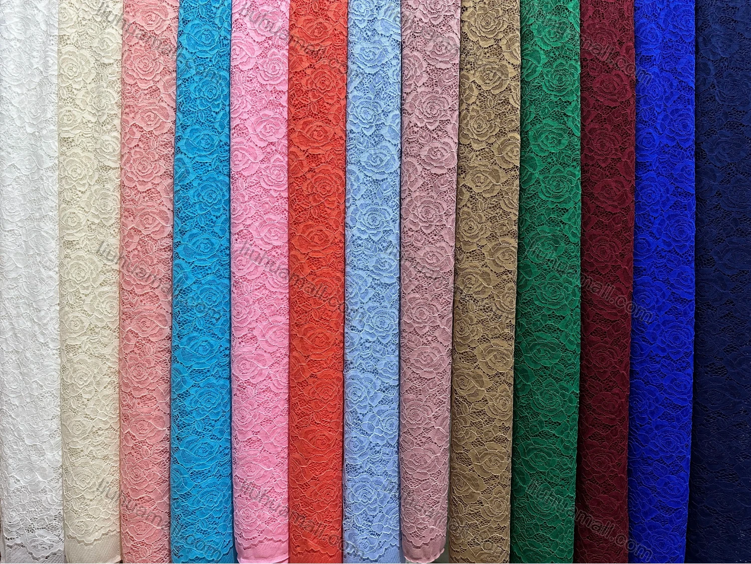 Wholesale Women's Plain Hollow Guipure Lace Embroiderey Tee & Lace Splicing Cropped Pant Set - Liuhuamall