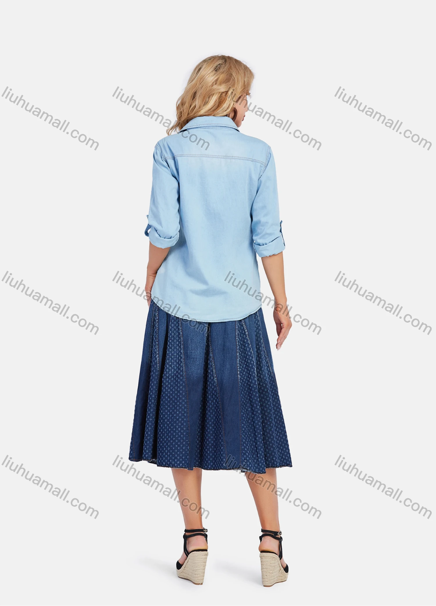 Wholesale Women's Casual Long Sleeve Button Down Light Wash Denim Shirt With Flap Pockets - Liuhuamall