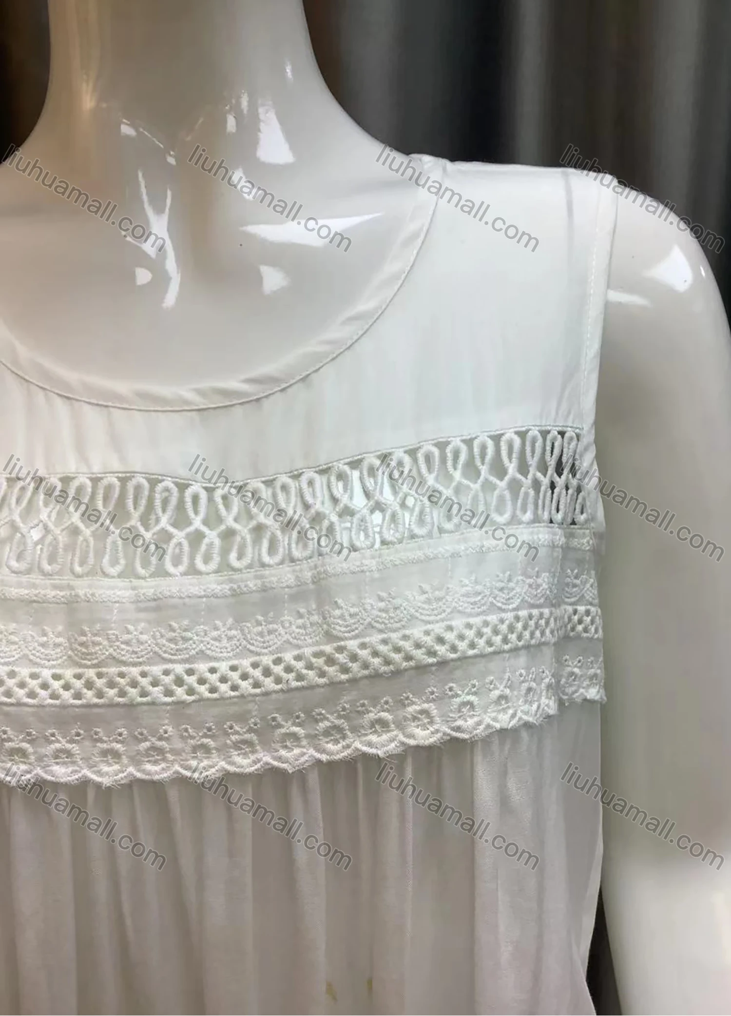 Wholesale Women's Scoop-neck Sleeveless Hollow Out Plain Embroidery Tank Top AT044# - Liuhuamall