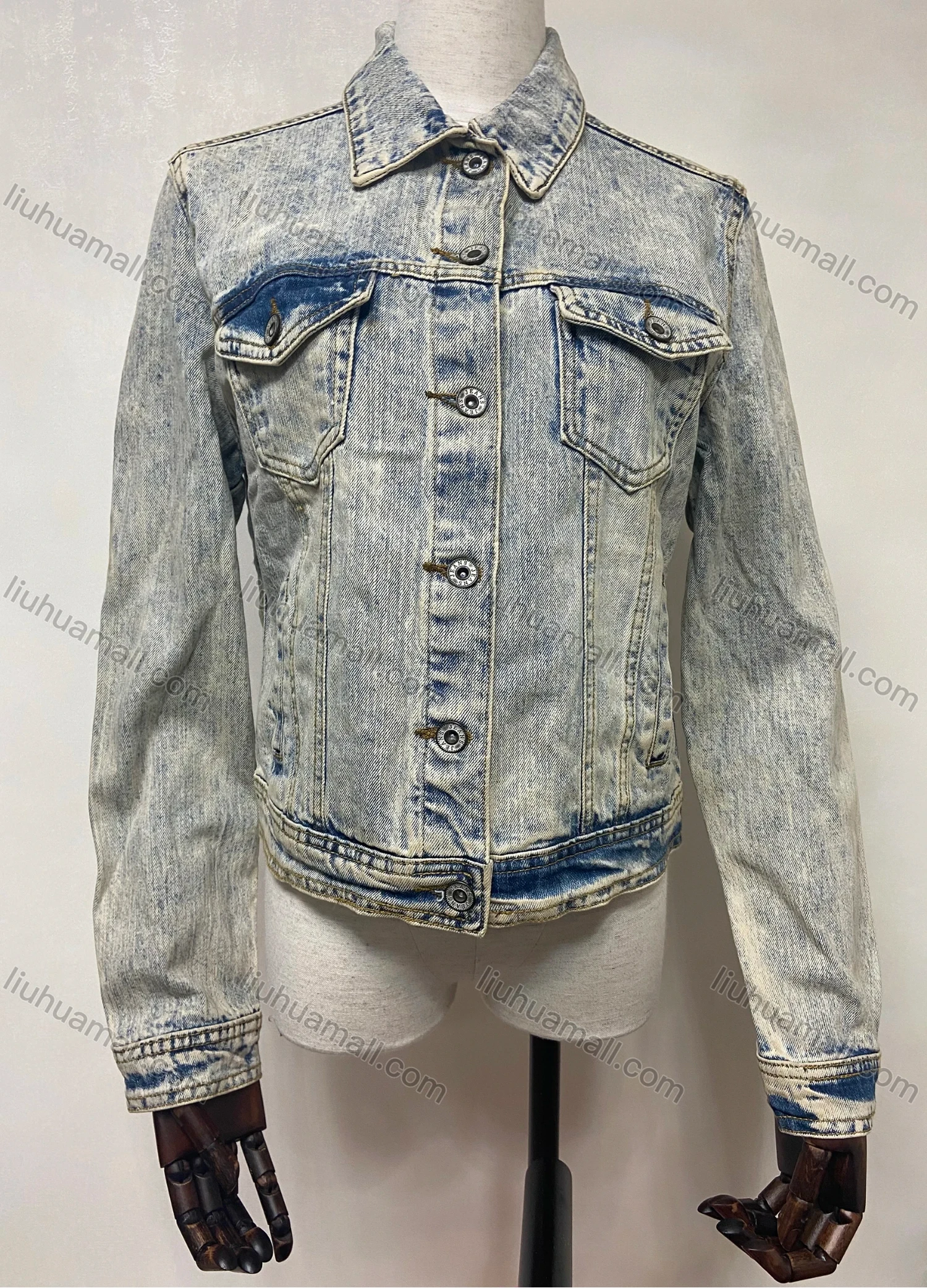 Wholesale Women's Casual Rhinestone Pearl Rivets Decor Tiger Embroidery Pockets Distressed Denim Jacket - Liuhuamall