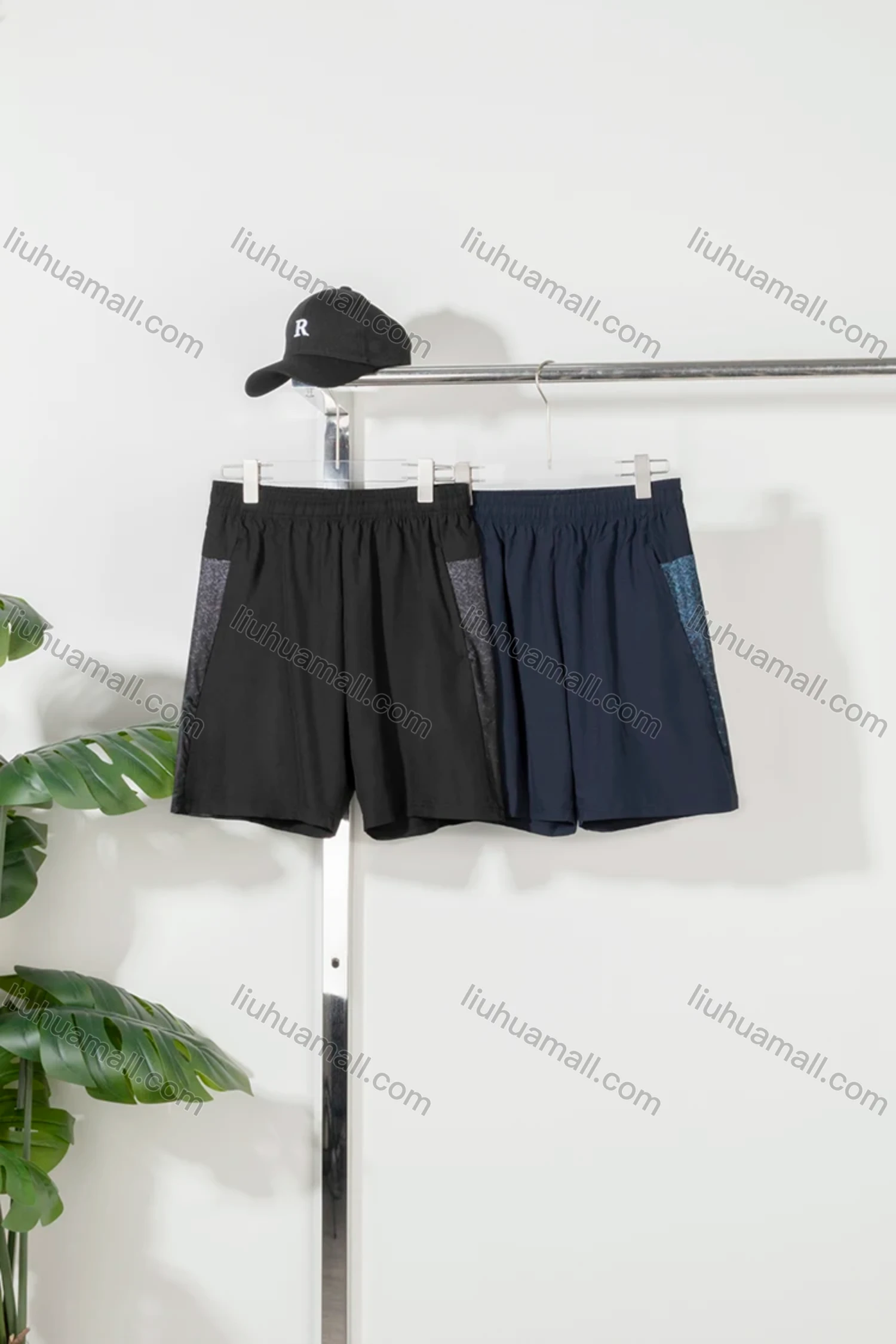Wholesale Men's Athletic Splicing Pattern Patch Pocket Running Shorts - Liuhuamall