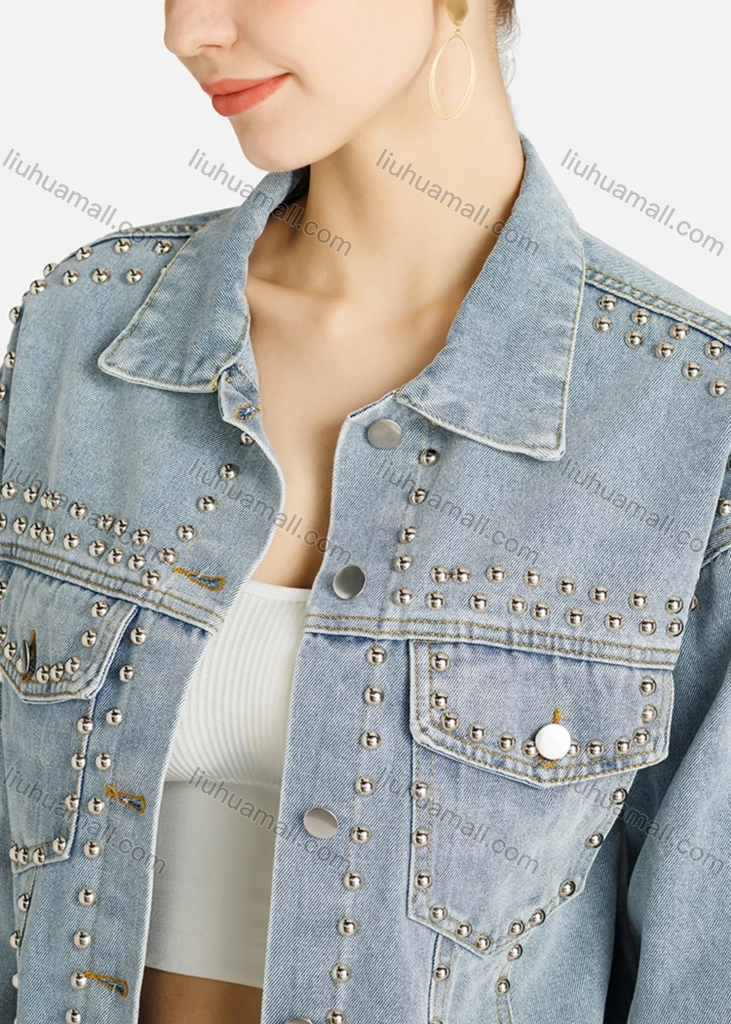 Wholesale Women's Fashion Plain Button Down Rivets Decor Flap Pockets Frayed Raw Hem Denim Jacket - Liuhuamall