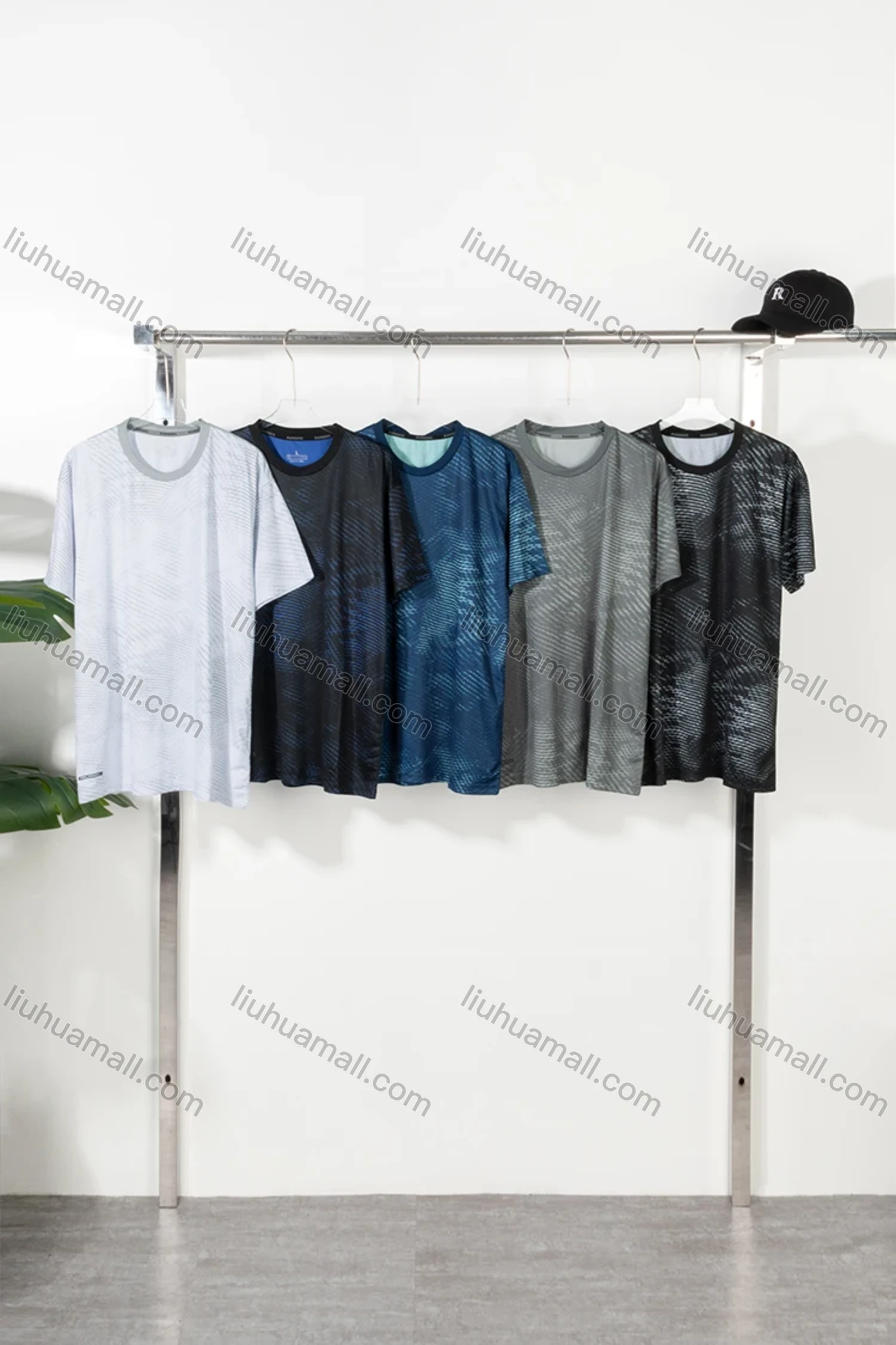 Wholesale Men's Sporty Crew Neck Short Sleeve Striped T-Shirt - Liuhuamall