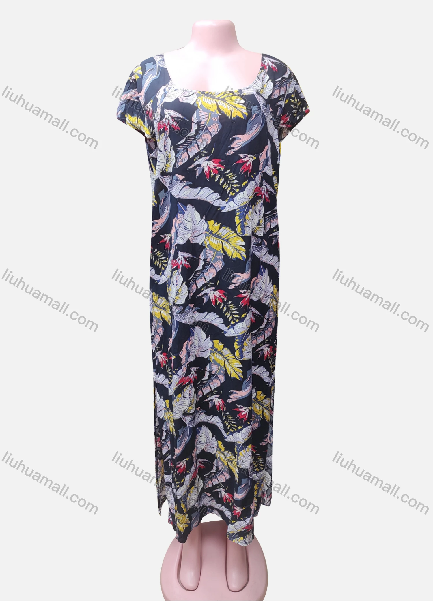 Wholesale Women's Feather Print Drop Shoulder Maxi Dress - Liuhuamall