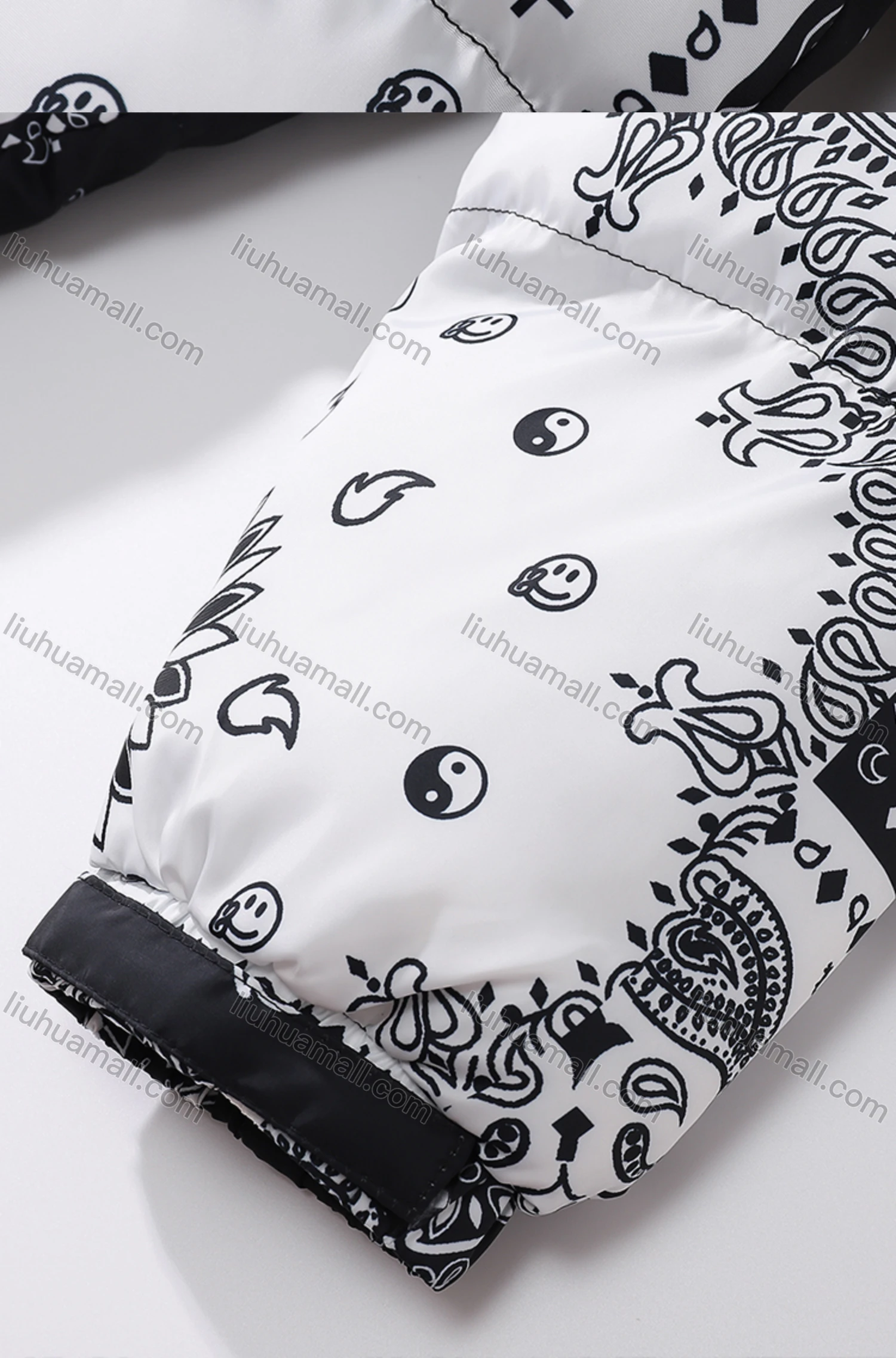 Wholesale Men's Fashion Long Sleeve Stand Collar Splicing Paisley Print Puffer Coat 913# - Liuhuamall