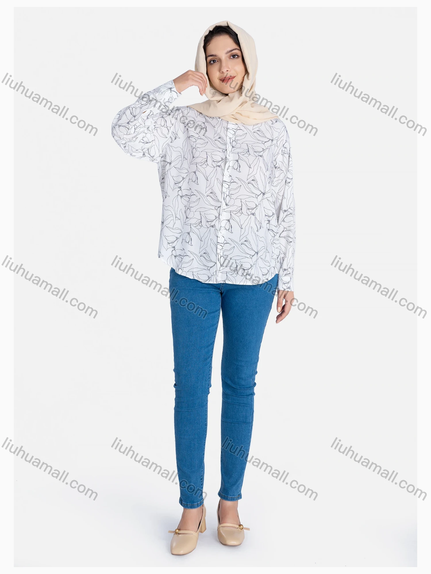 Wholesale Women's Floral Print Regular Fit Patch Pocket Button Down Casual Shirt Without Hijab - Liuhuamall