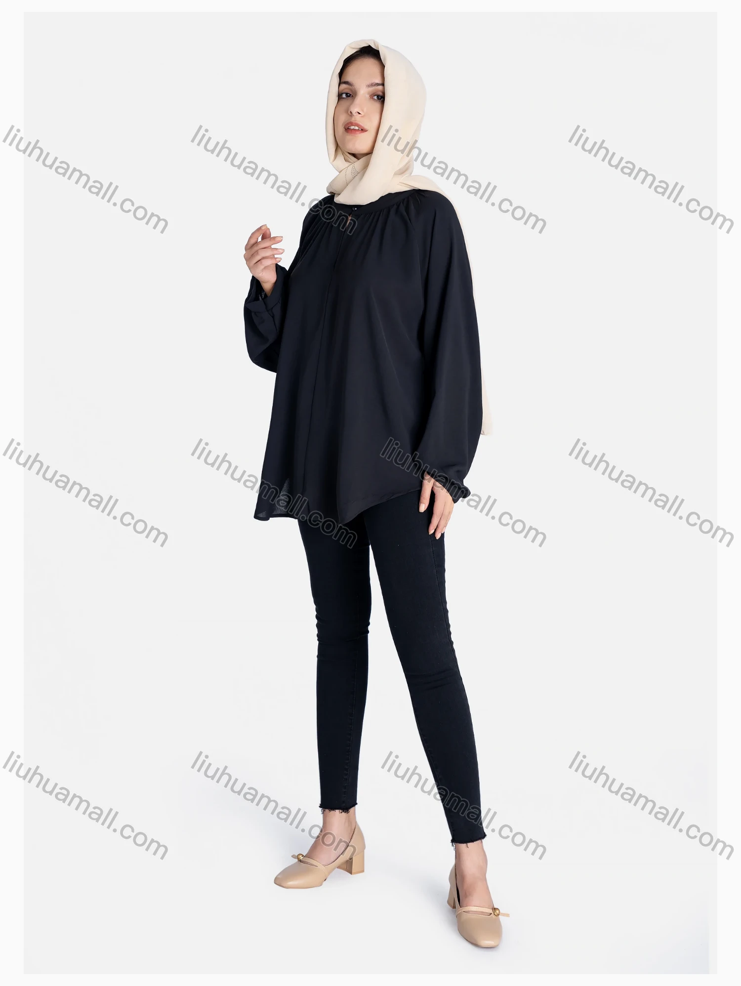 Wholesale Women's Keyhole Neck Loose Fit Plain Long Sleeve Curved Hem Tunic - Liuhuamall