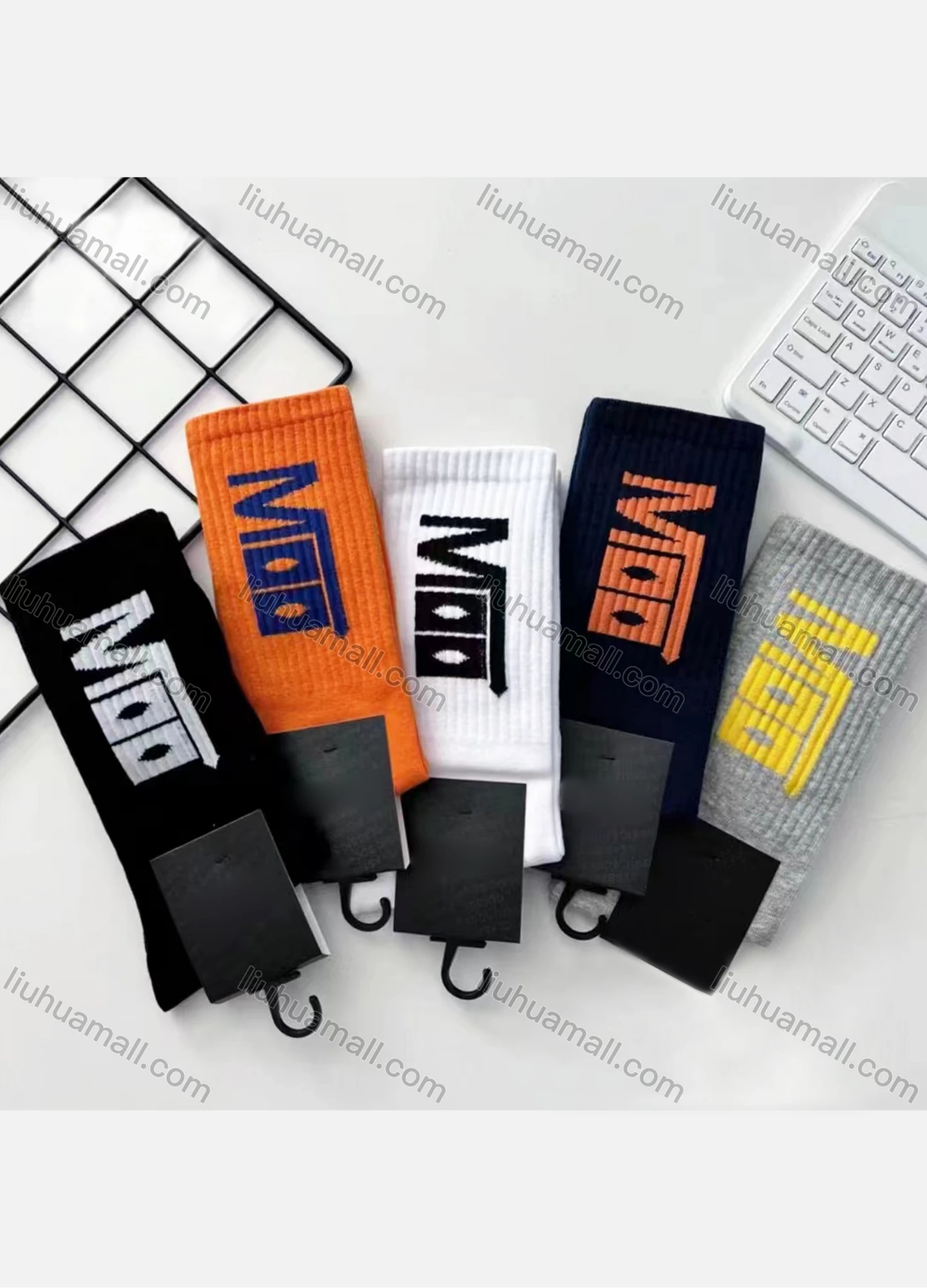 Wholesale Men's Breathable Cushioned Letter Print Crew Socks - Liuhuamall