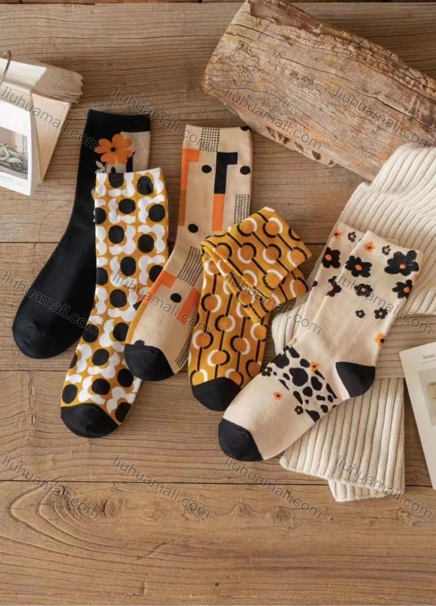 Wholesale Women's Breathable Cushioned Crew Socks - Liuhuamall