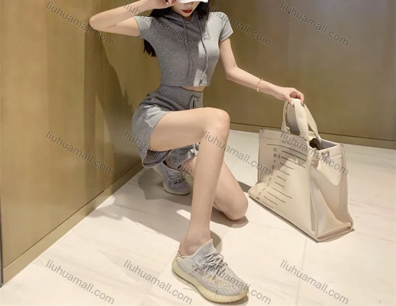 Wholesale Women's Casual Plain Short Sleeve Drawstring Hooded Tops & Drawstring Shorts 2 Piece Set - Liuhuamall