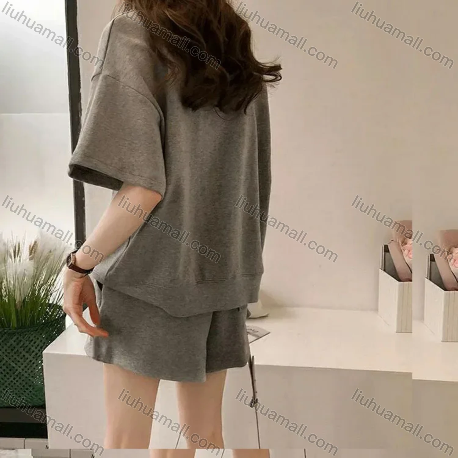 Wholesale Women's Casual Plain Short Sleeve Tops & Shorts 2 Piece Set - Liuhuamall