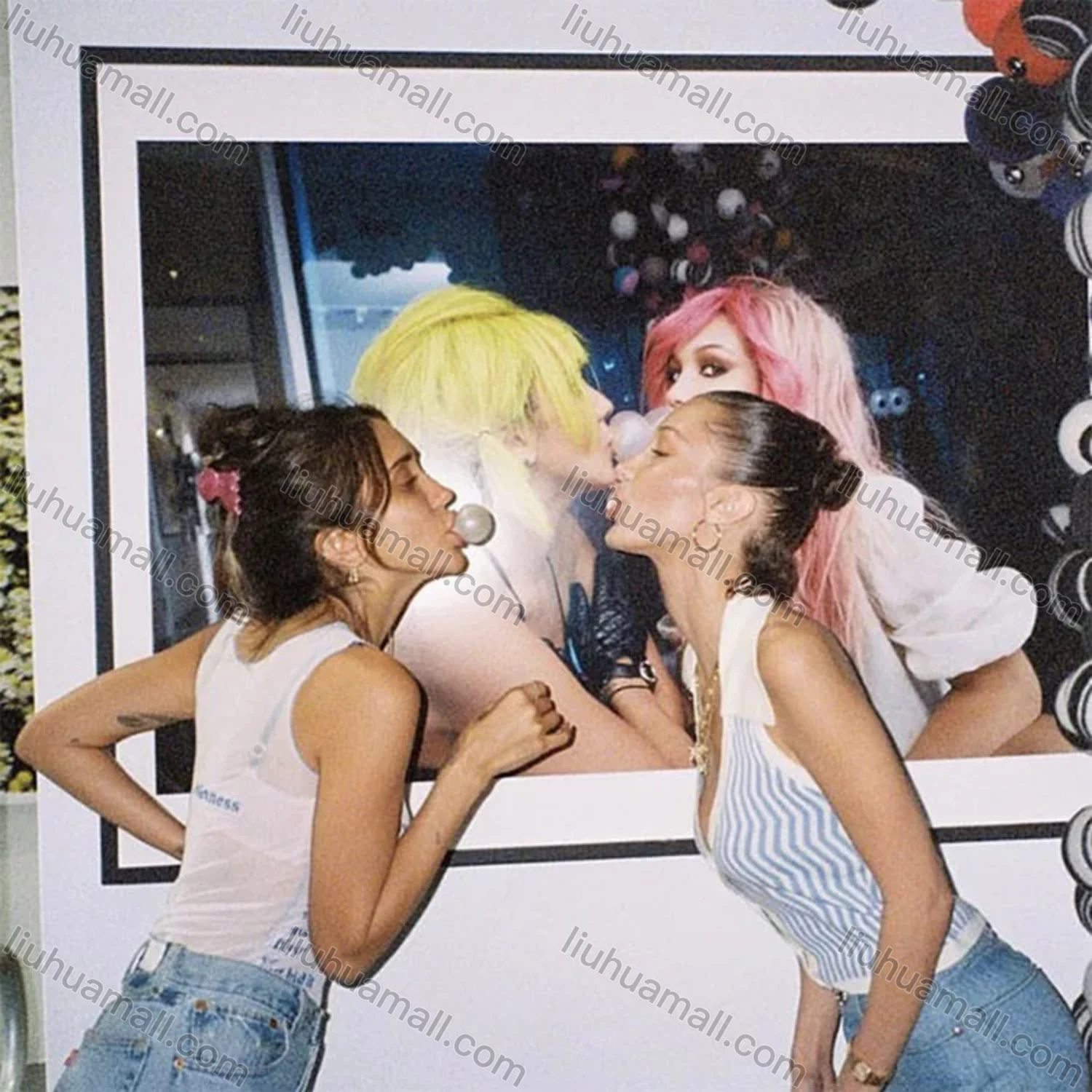 Wholesale Women's Sexy Geometric Striped Button Down Crop Tank Top - Liuhuamall