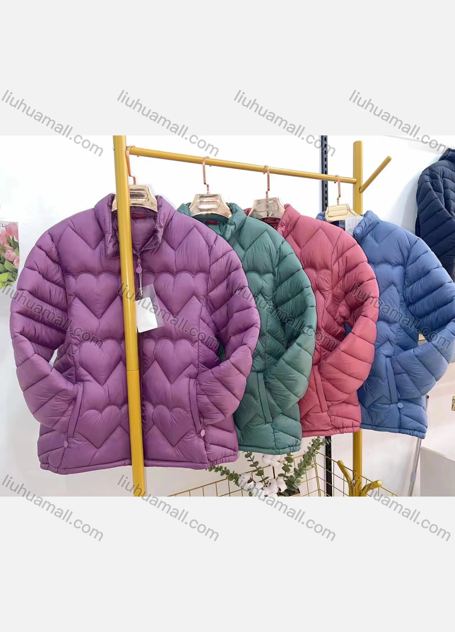 Wholesale Women's Casual Plain Warm Zipper Closure Puffer Coat - Liuhuamall