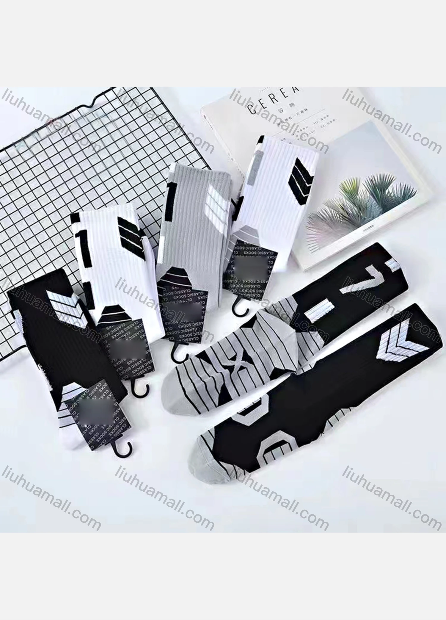 Wholesale Men's Athletic Outdoor Crew Socks Thick Long Running Sports Basketball Socks - Liuhuamall