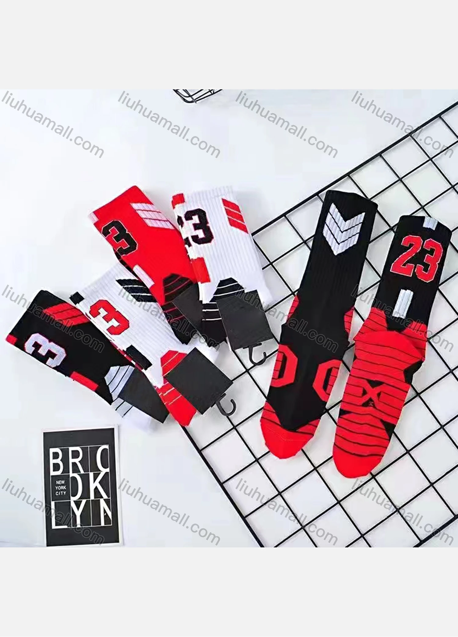 Wholesale Men's Athletic Outdoor Crew Socks Thick Long Running Sports Basketball Socks - Liuhuamall