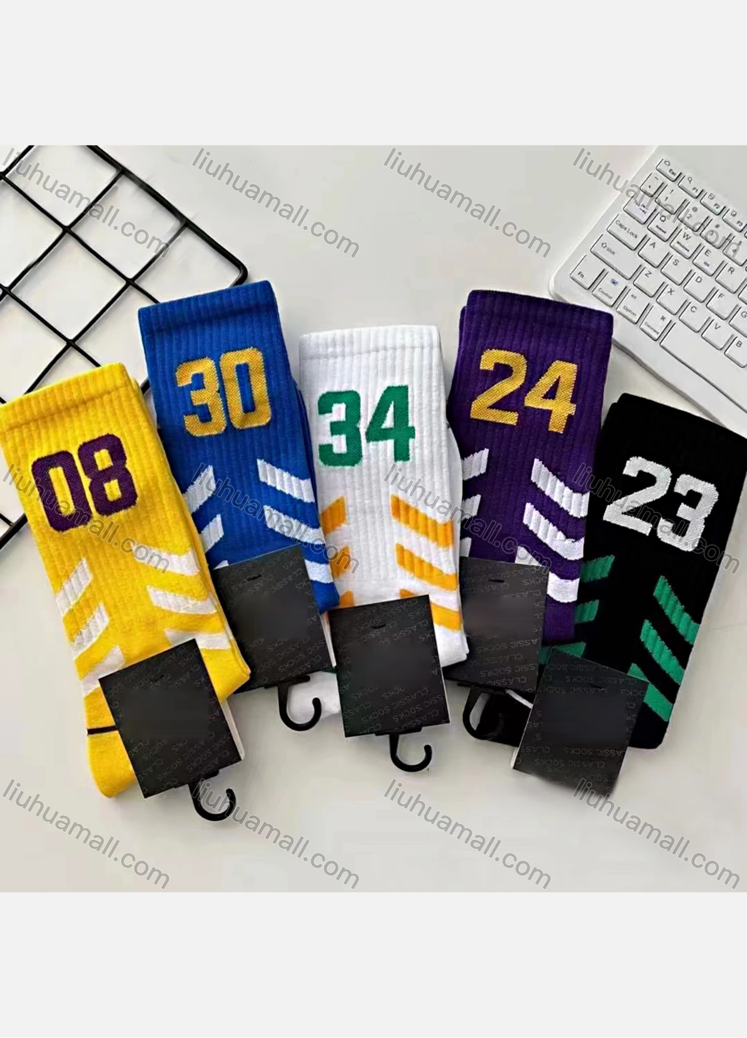 Wholesale Men's Athletic Outdoor Crew Socks Thick Long Running Sports Basketball Socks - Liuhuamall