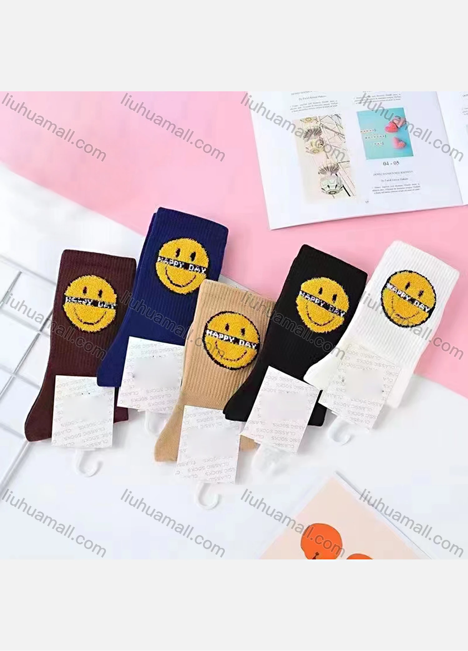 Wholesale Women's Casual Letter Smiley Face Print Cushioned Ankle Socks - Liuhuamall
