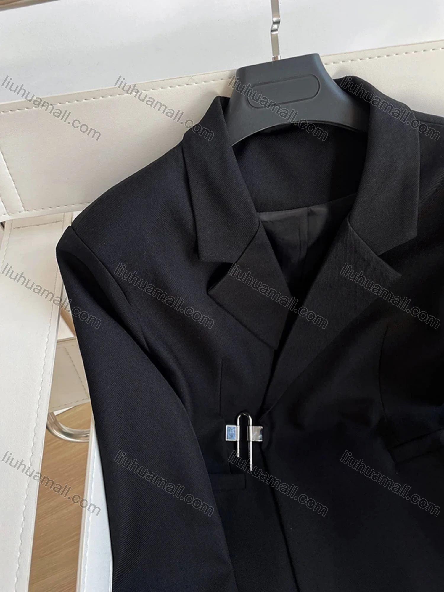 Wholesale Women's Plain Lapel Long Sleeve Metal Buckle Suit Jacket 325# - Liuhuamall