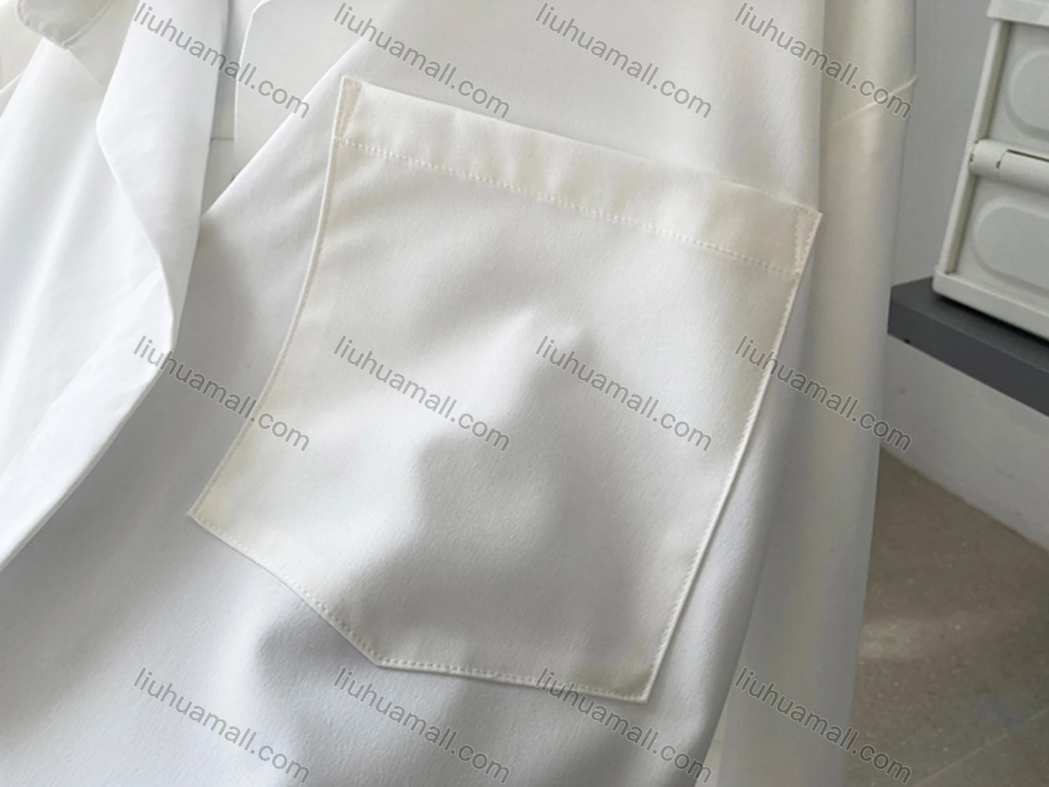 Wholesale Women's Casual Plain Back Button Down Long Sleeve Patch Pocket Shirts - Liuhuamall