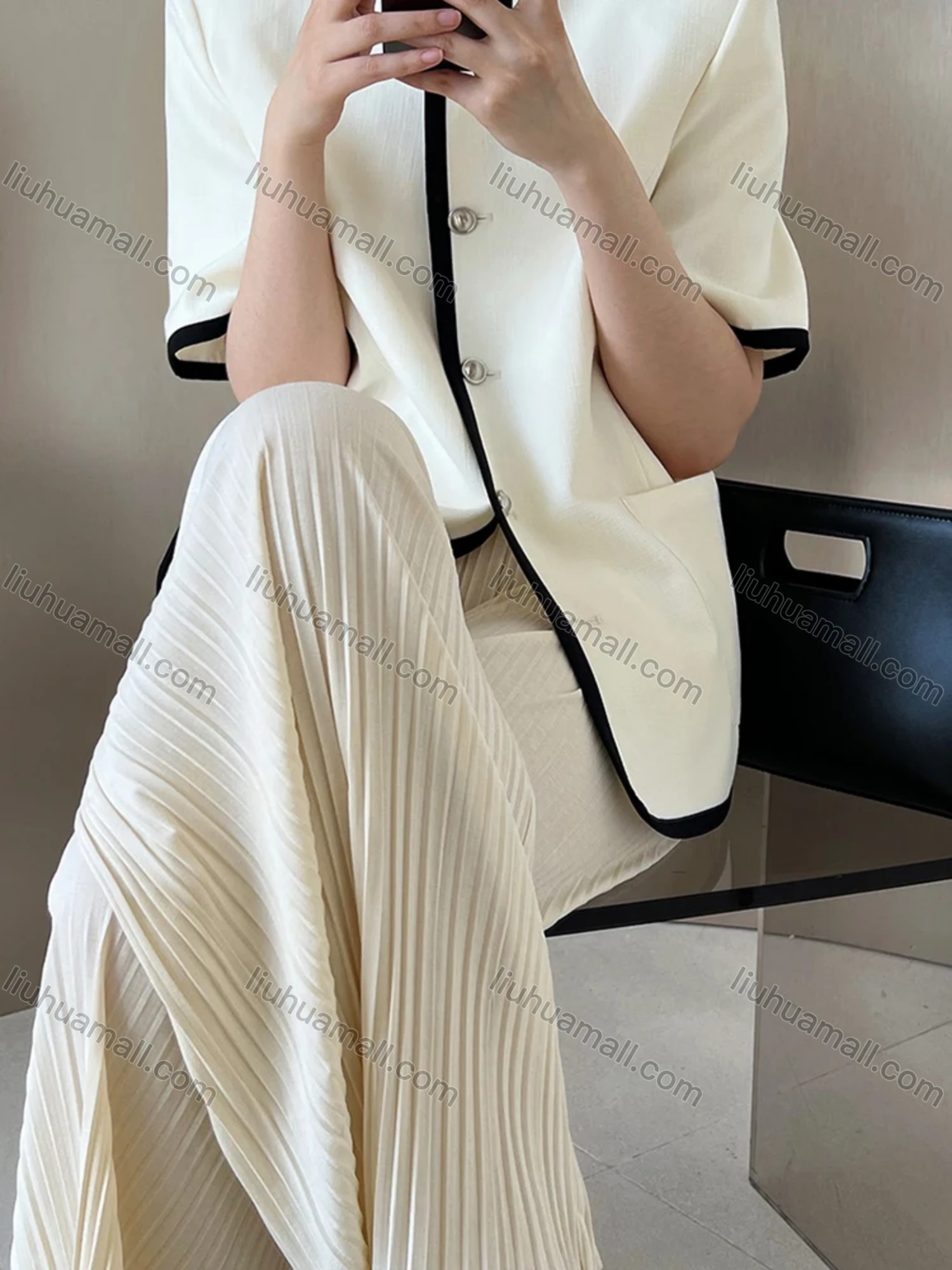 Wholesale Women's Casual Plain Pleated Wide Leg pants - Liuhuamall