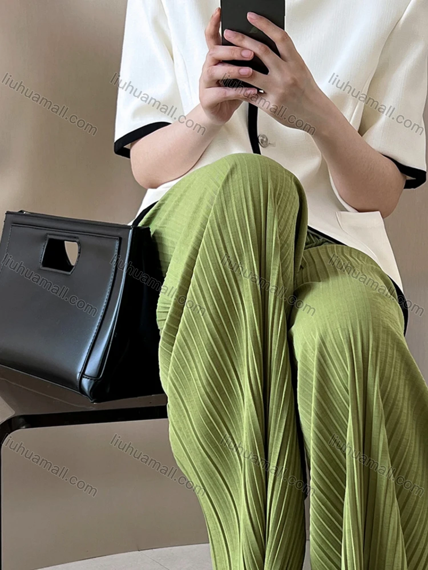 Wholesale Women's Casual Plain Pleated Wide Leg pants - Liuhuamall