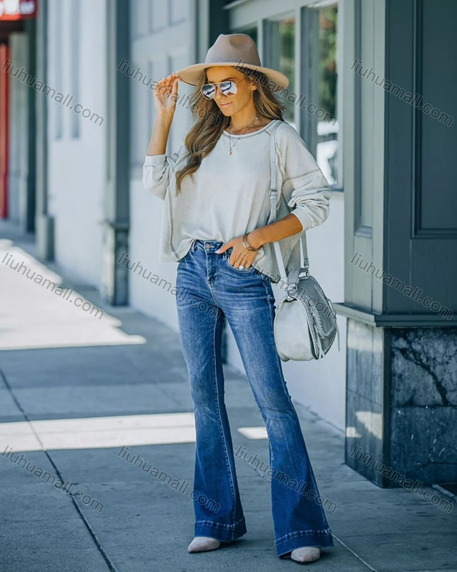 Wholesale Women's Casual Plain Distressed Flare Leg Jean - Liuhuamall