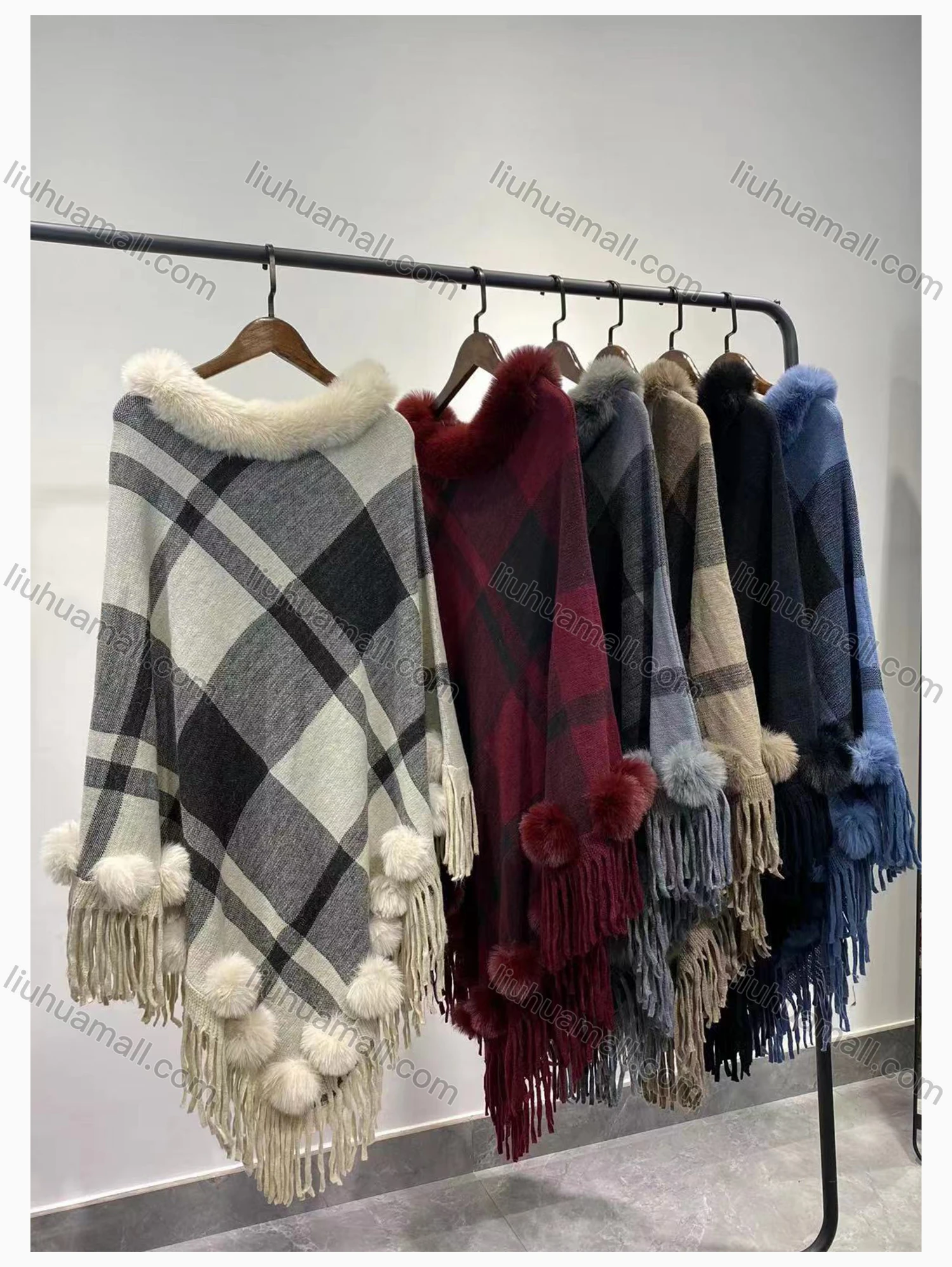 Wholesale Women's Causal Fashion Plaid Fuzzy Cape - Liuhuamall