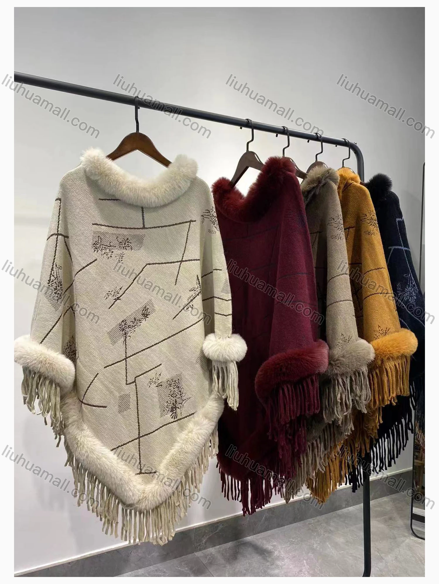 Wholesale Women's Causal Fashion Allover Print Tassel Fuzzy Cape - Liuhuamall