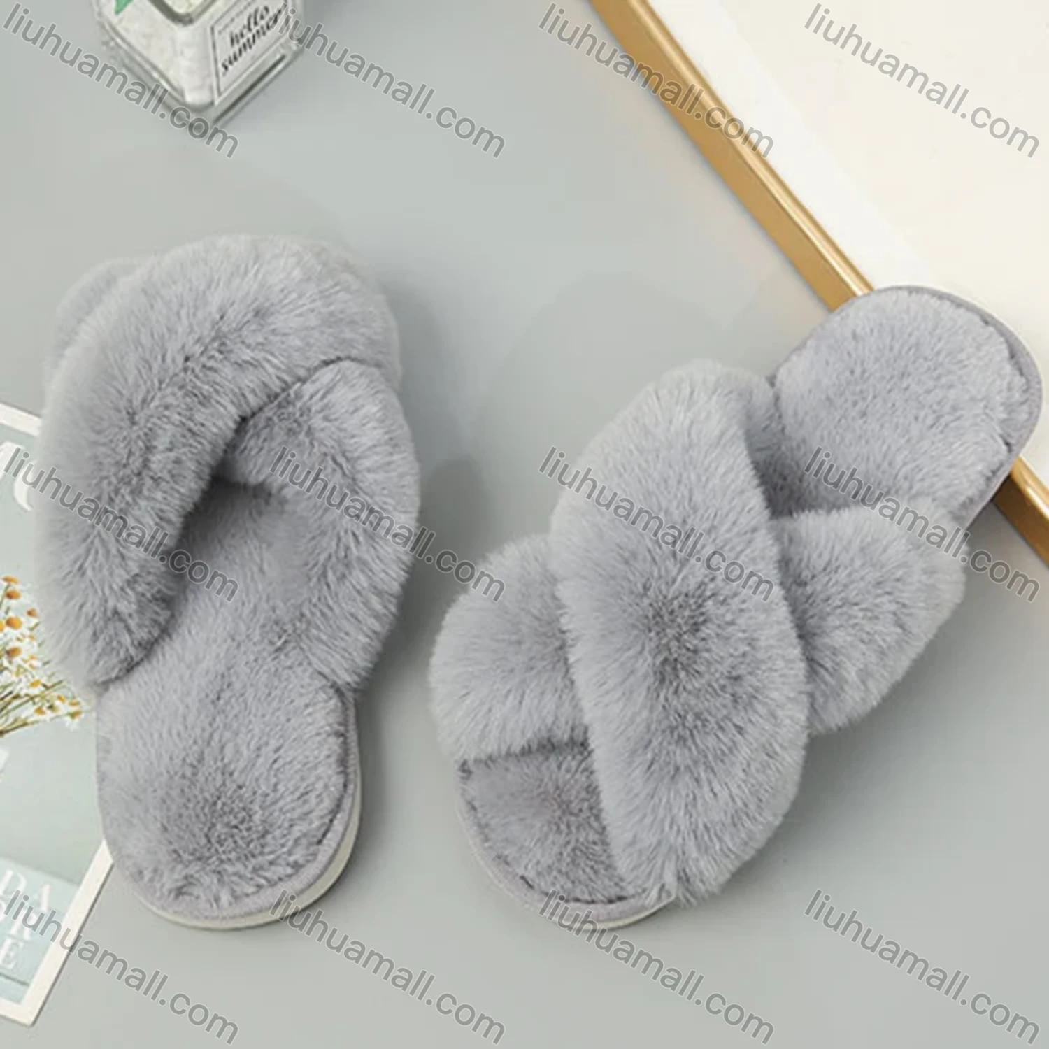 Wholesale Women's Plain Fluff Sandal - Liuhuamall