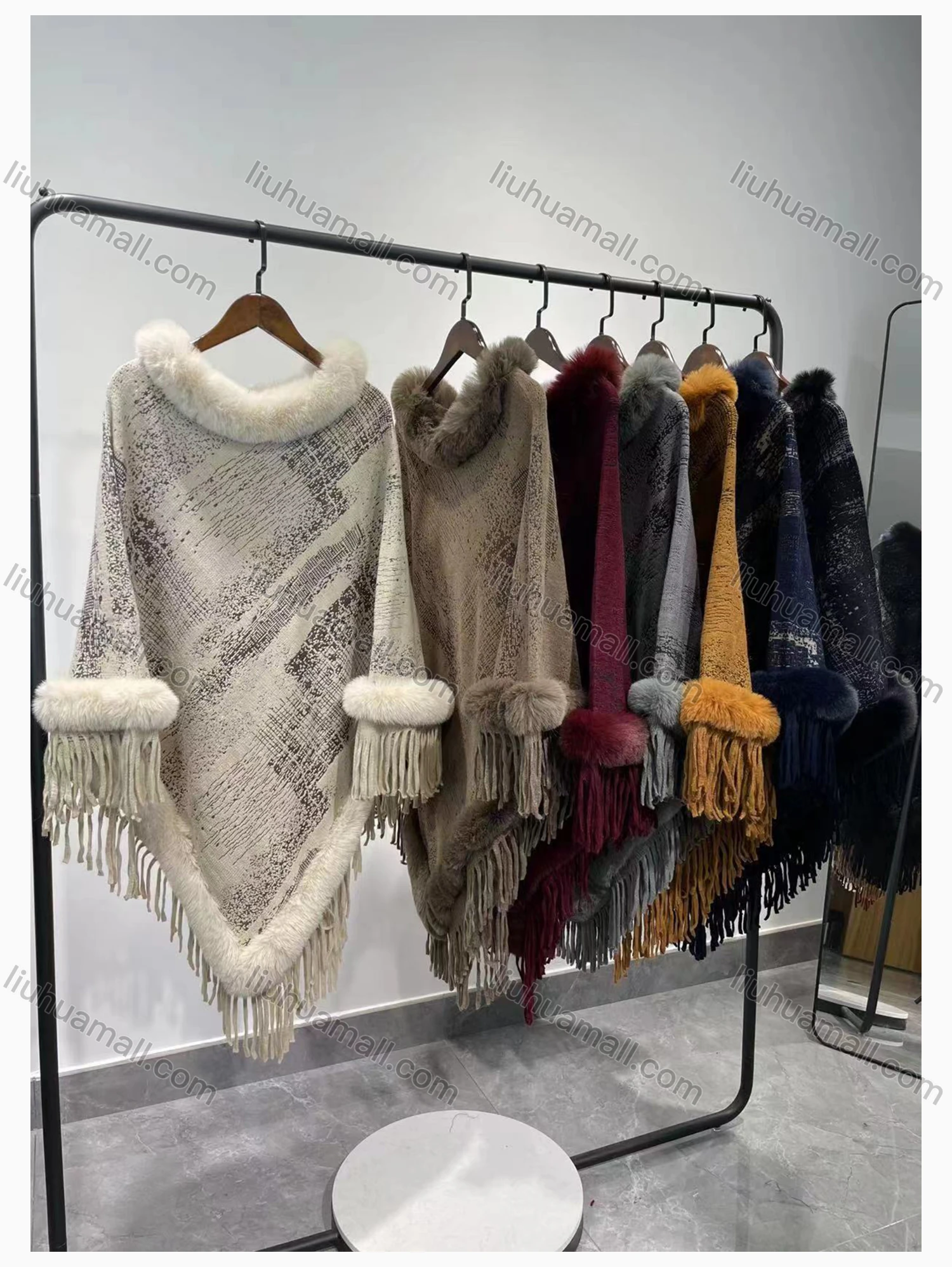 Wholesale Women's Causal Fashion Allover Print Tassel Fuzzy Cape - Liuhuamall