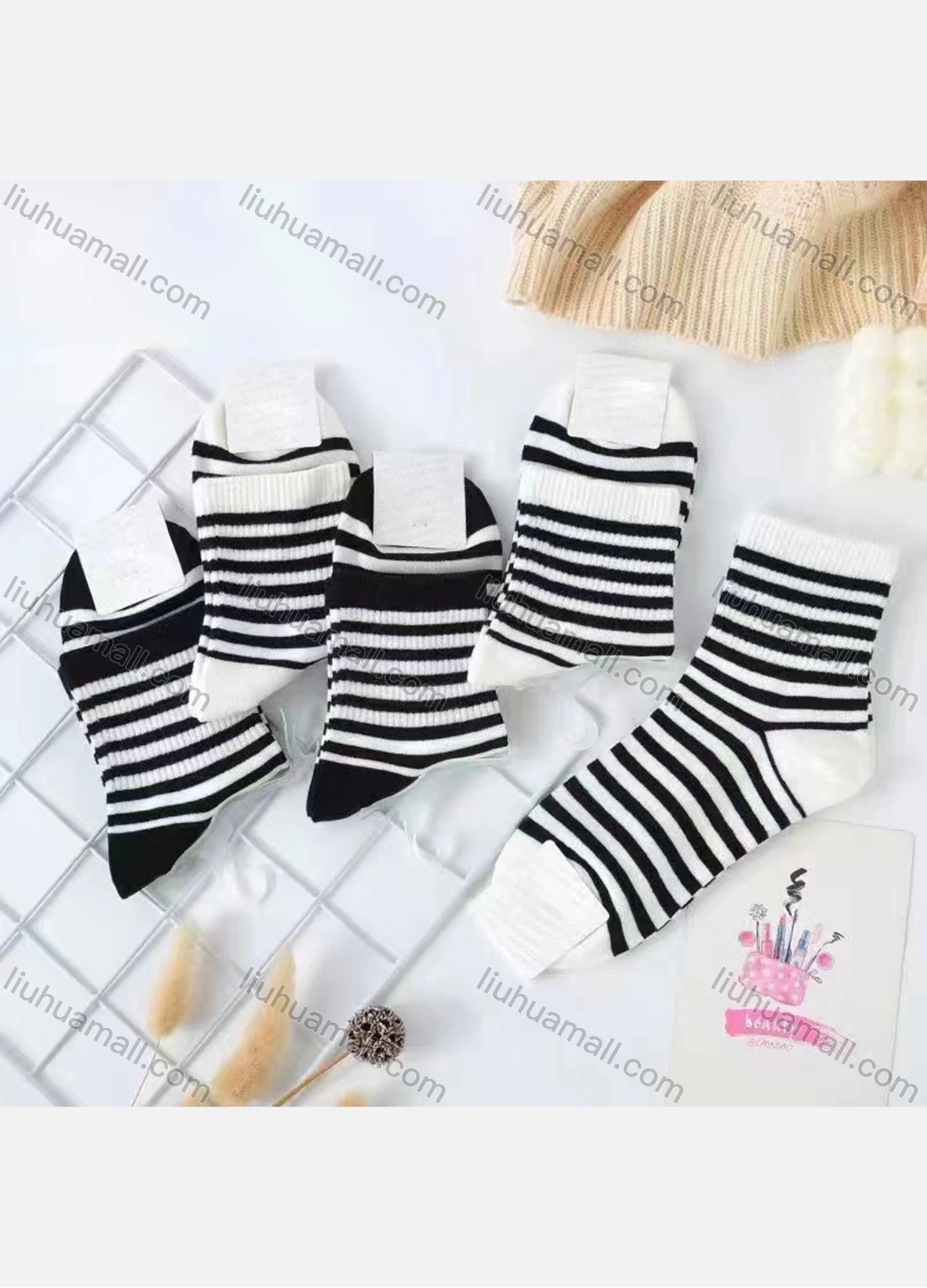 Wholesale Women's Casual Striped Print Cushioned Stocking Medium Crew Socks(Pack Of 10) - Liuhuamall