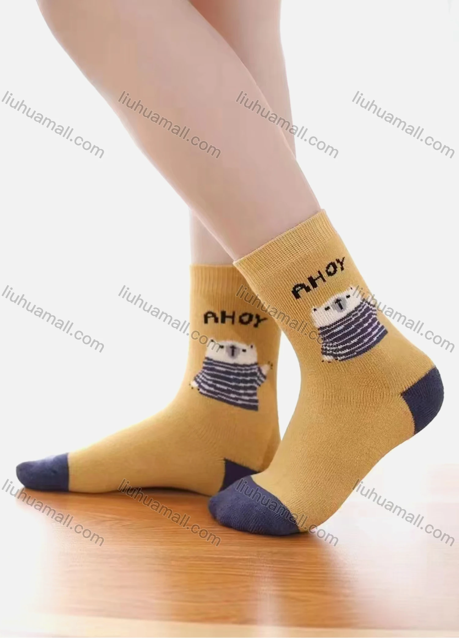 Wholesale Women's Casual Cute Bear Print Mid-calf Socks 10 Pairs - Liuhuamall