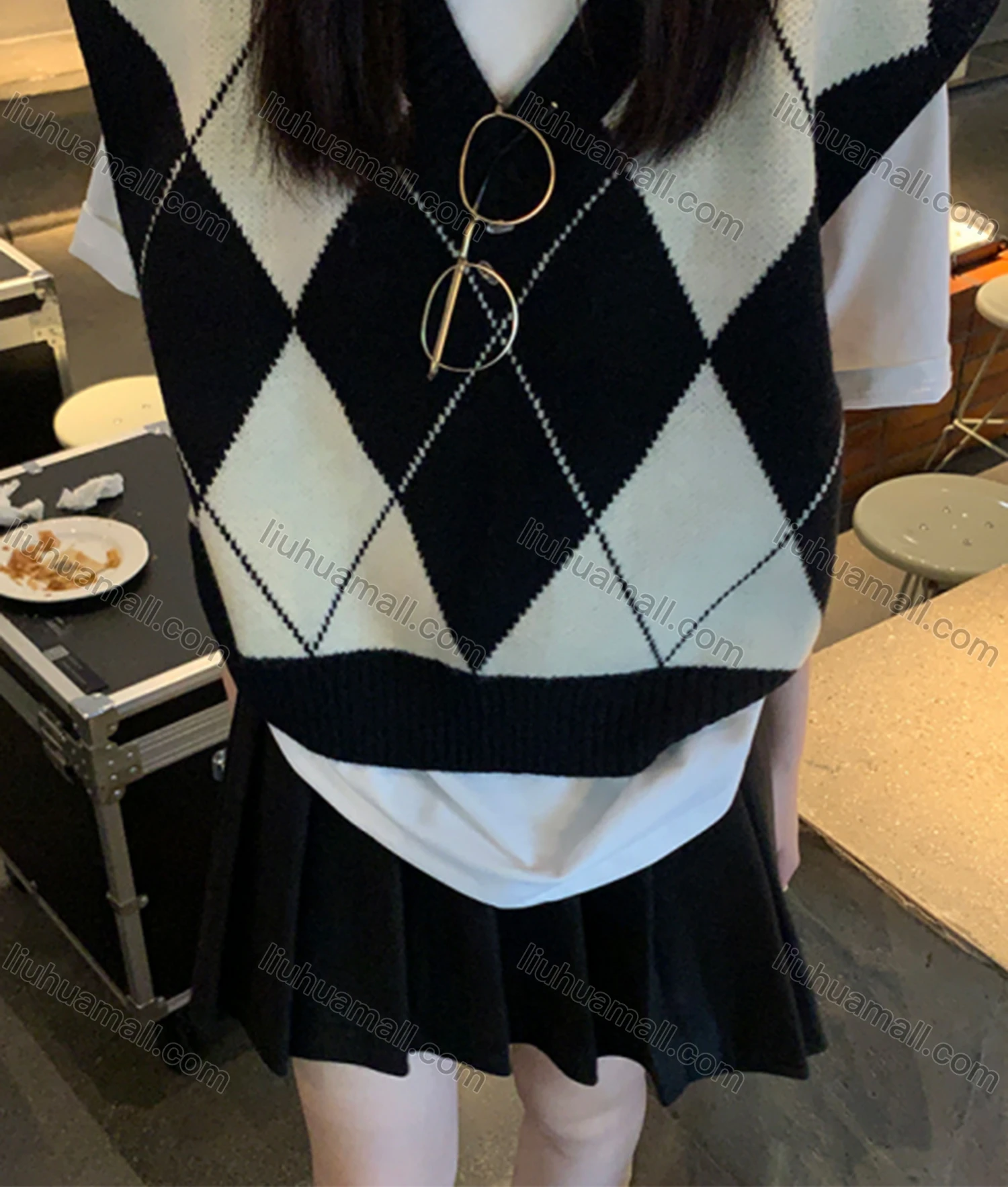 Wholesale Women's Preppy Casual V Neck Sleeveless Plaid Sweater Crop Vest 8115# - Liuhuamall