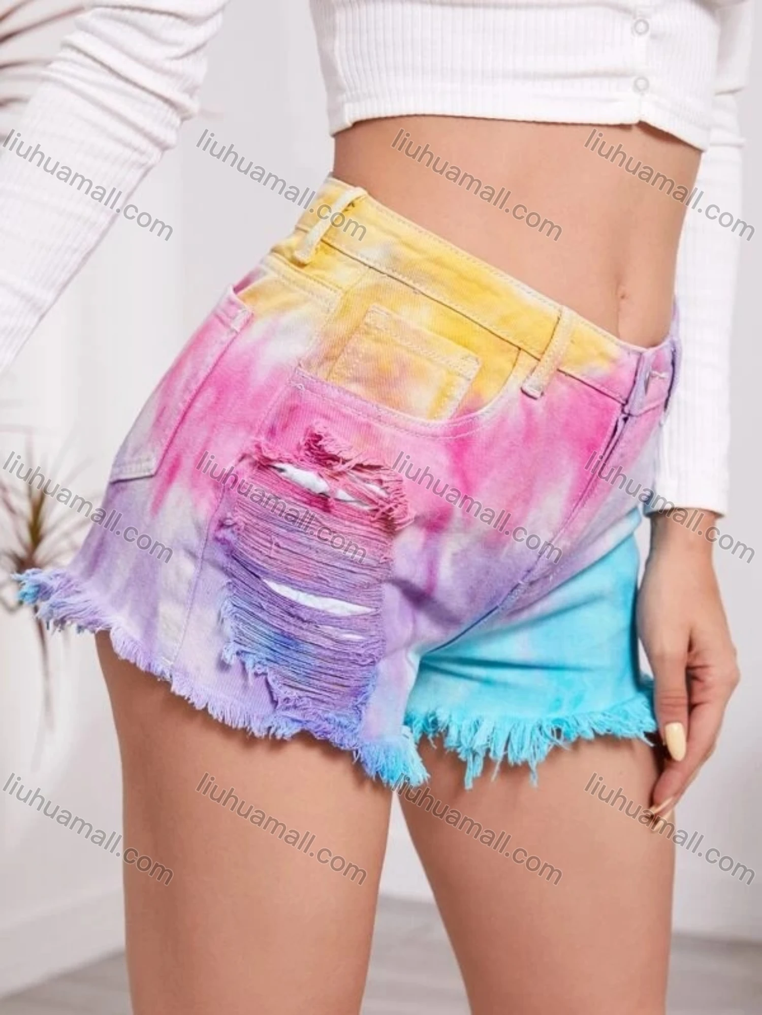 Wholesale Women's Tie Dye Frayed Raw Hem Denim Shorts - Liuhuamall
