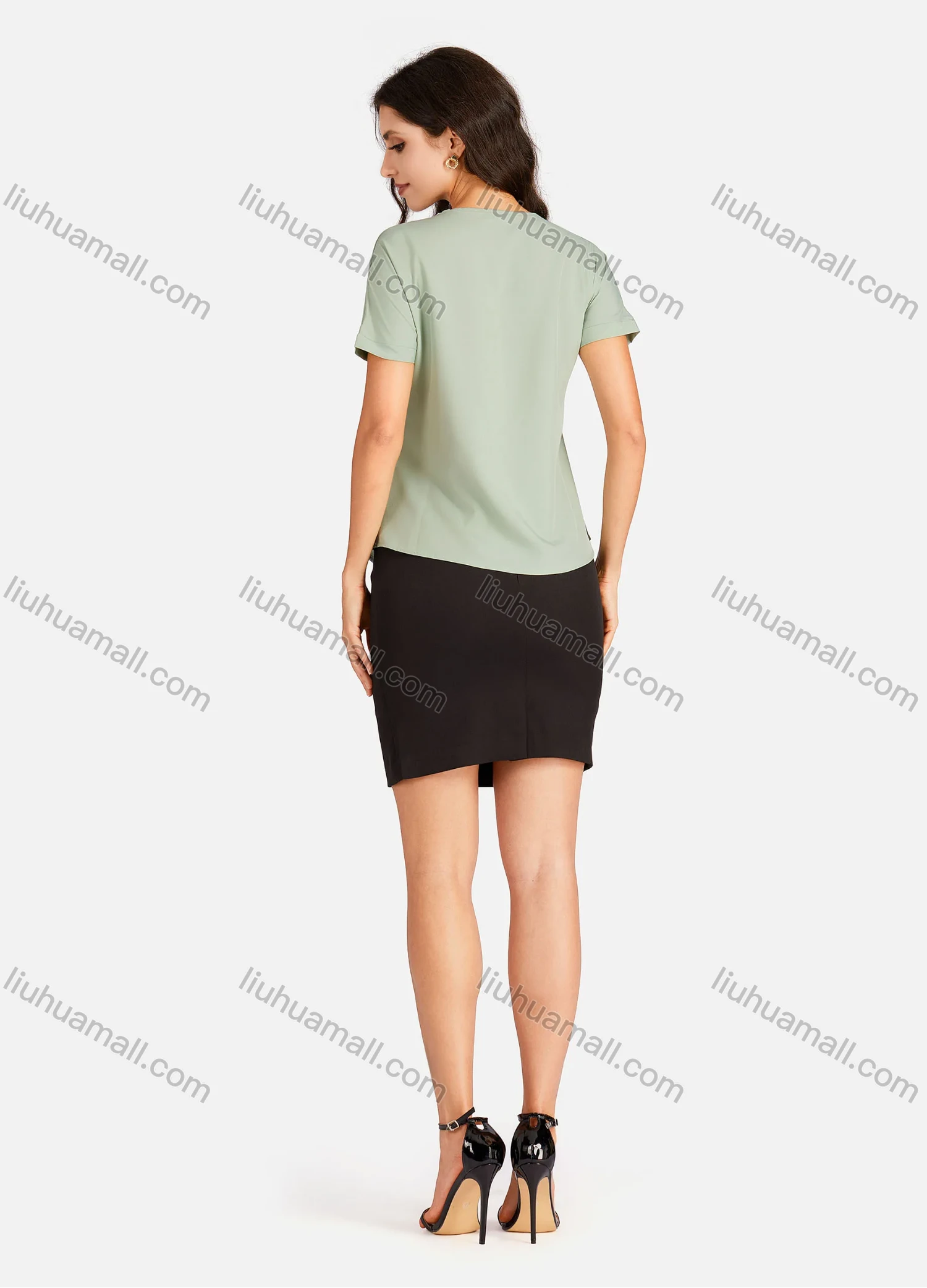 Wholesale Women's Casual Plain V Neck Short Sleeve Tee - Liuhuamall